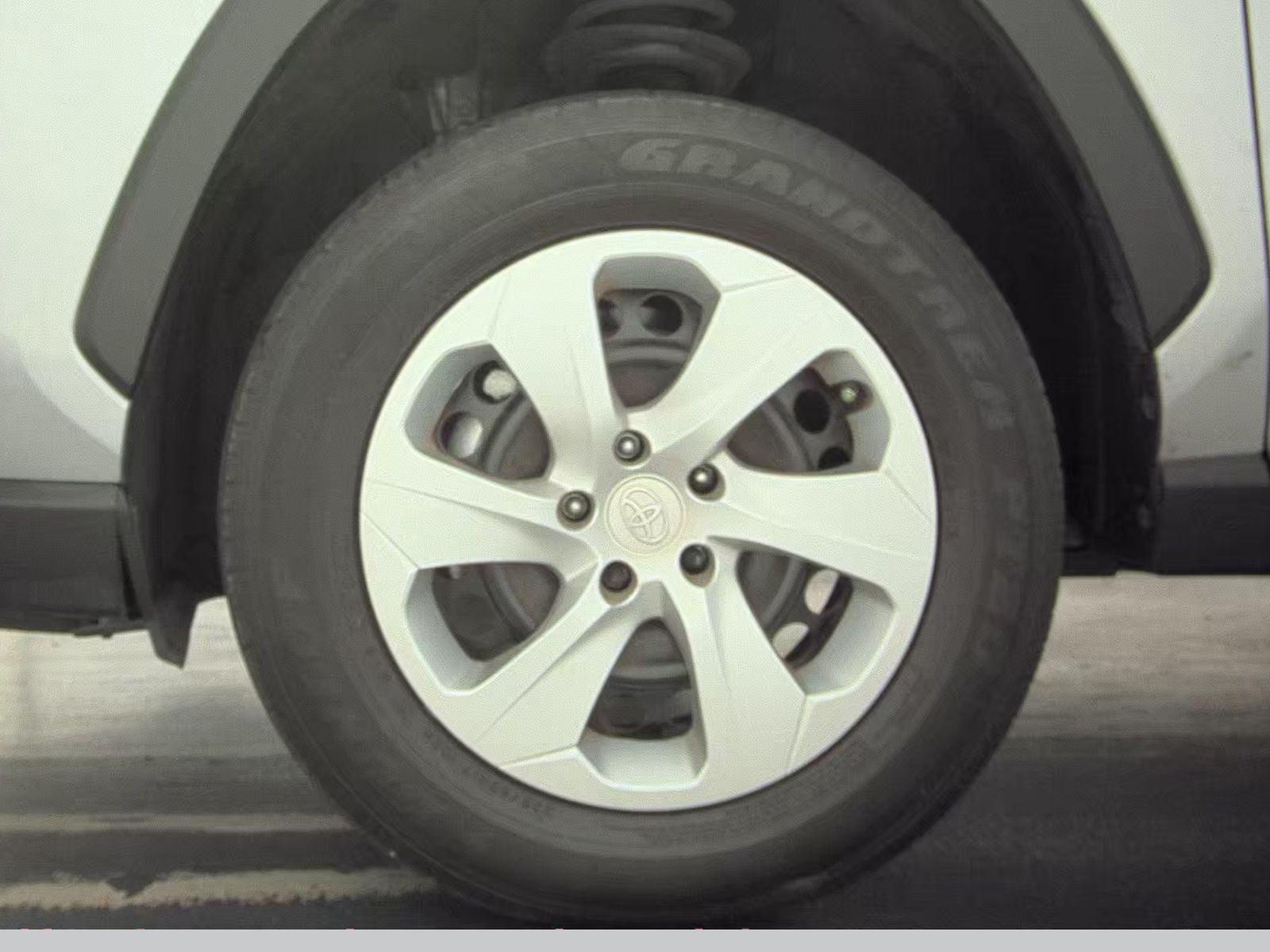 2025 Toyota RAV4 LE FWD