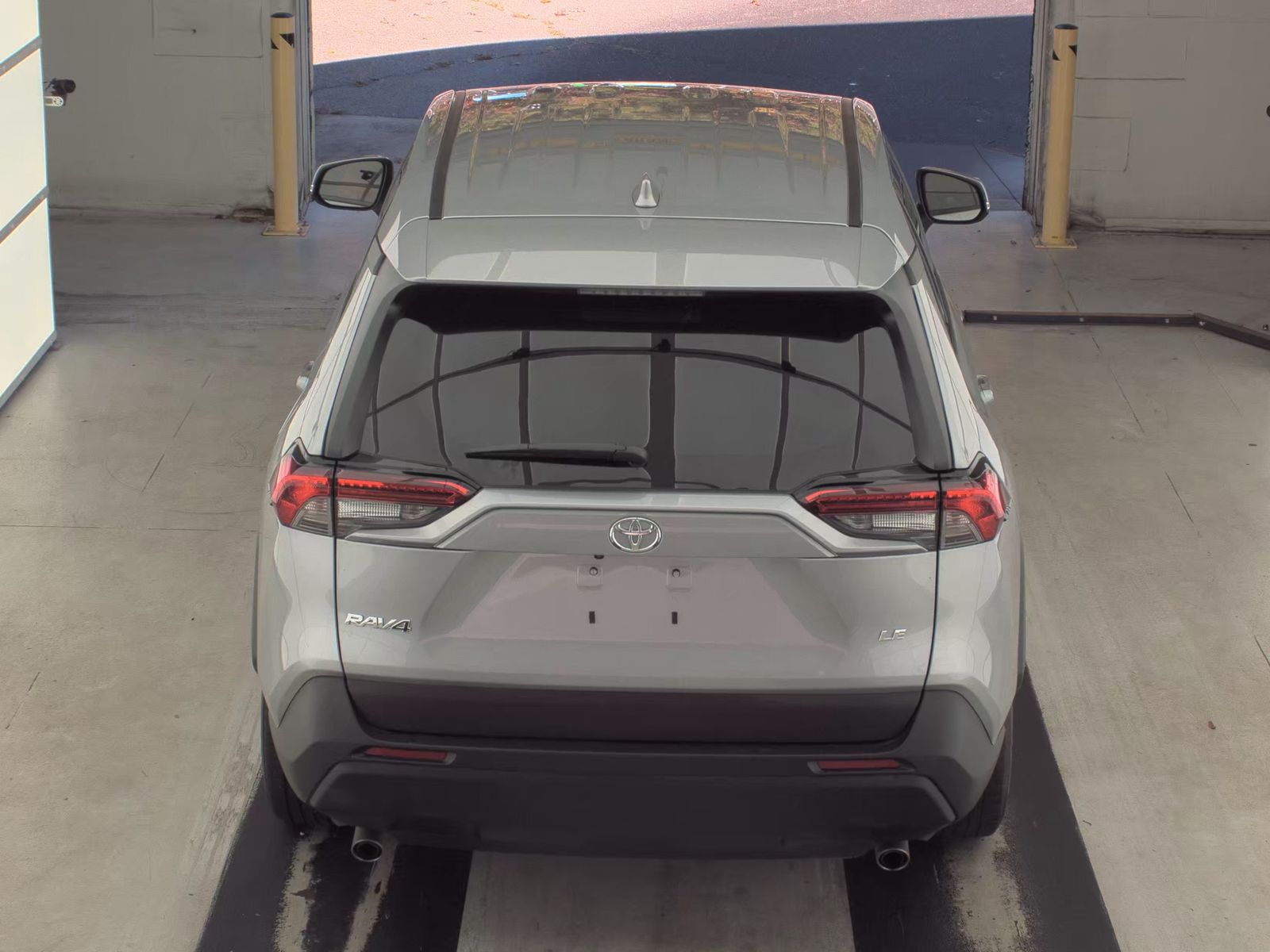 2025 Toyota RAV4 LE FWD