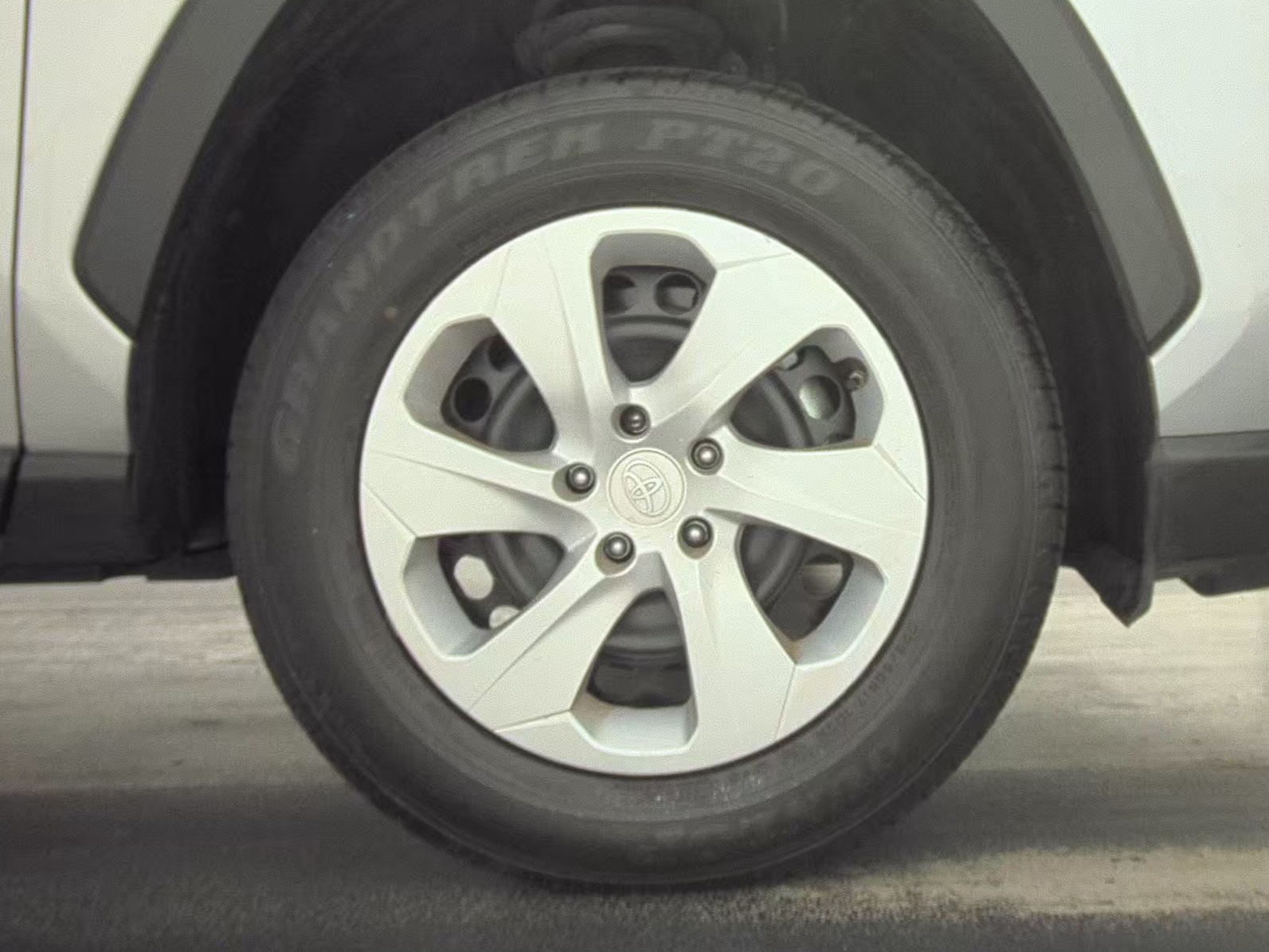 2025 Toyota RAV4 LE FWD