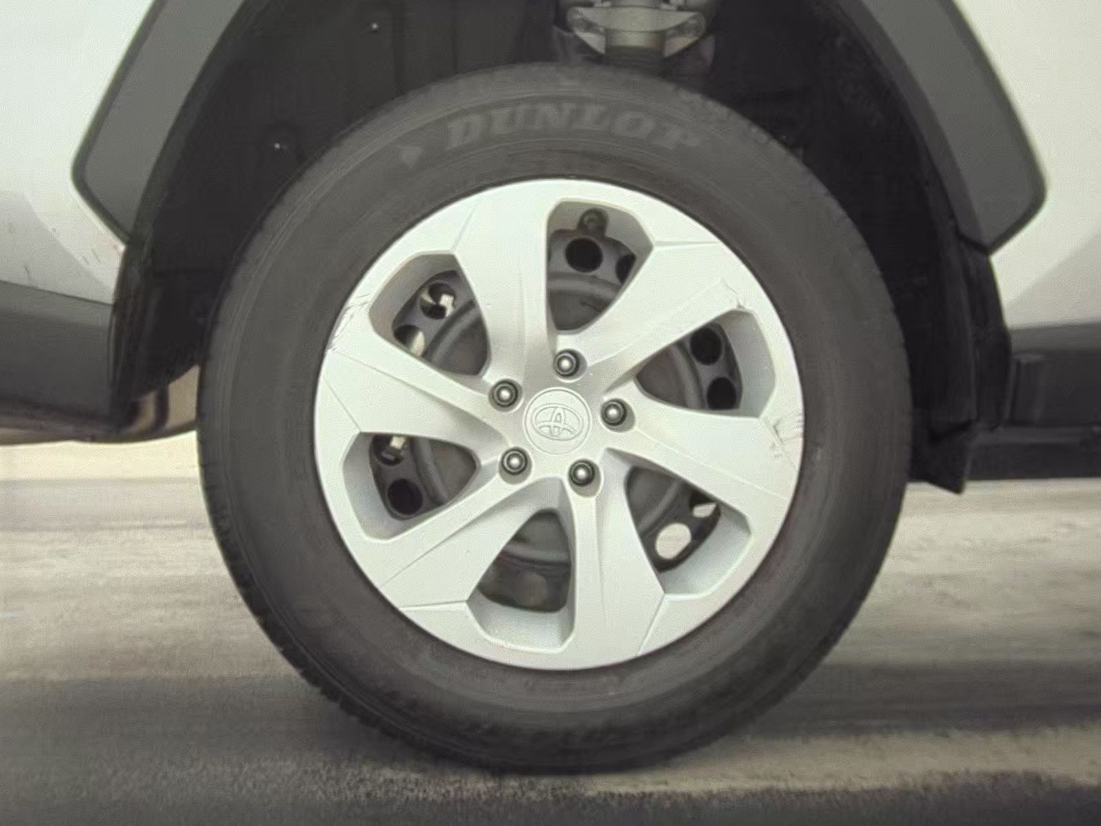 2025 Toyota RAV4 LE FWD