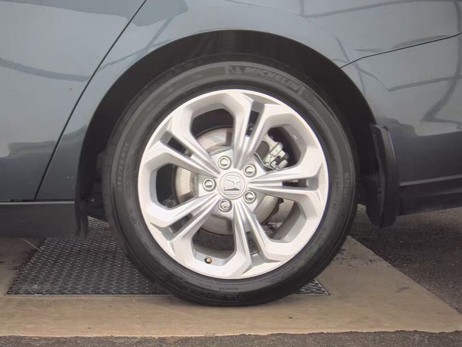 2025 Honda Accord LX FWD