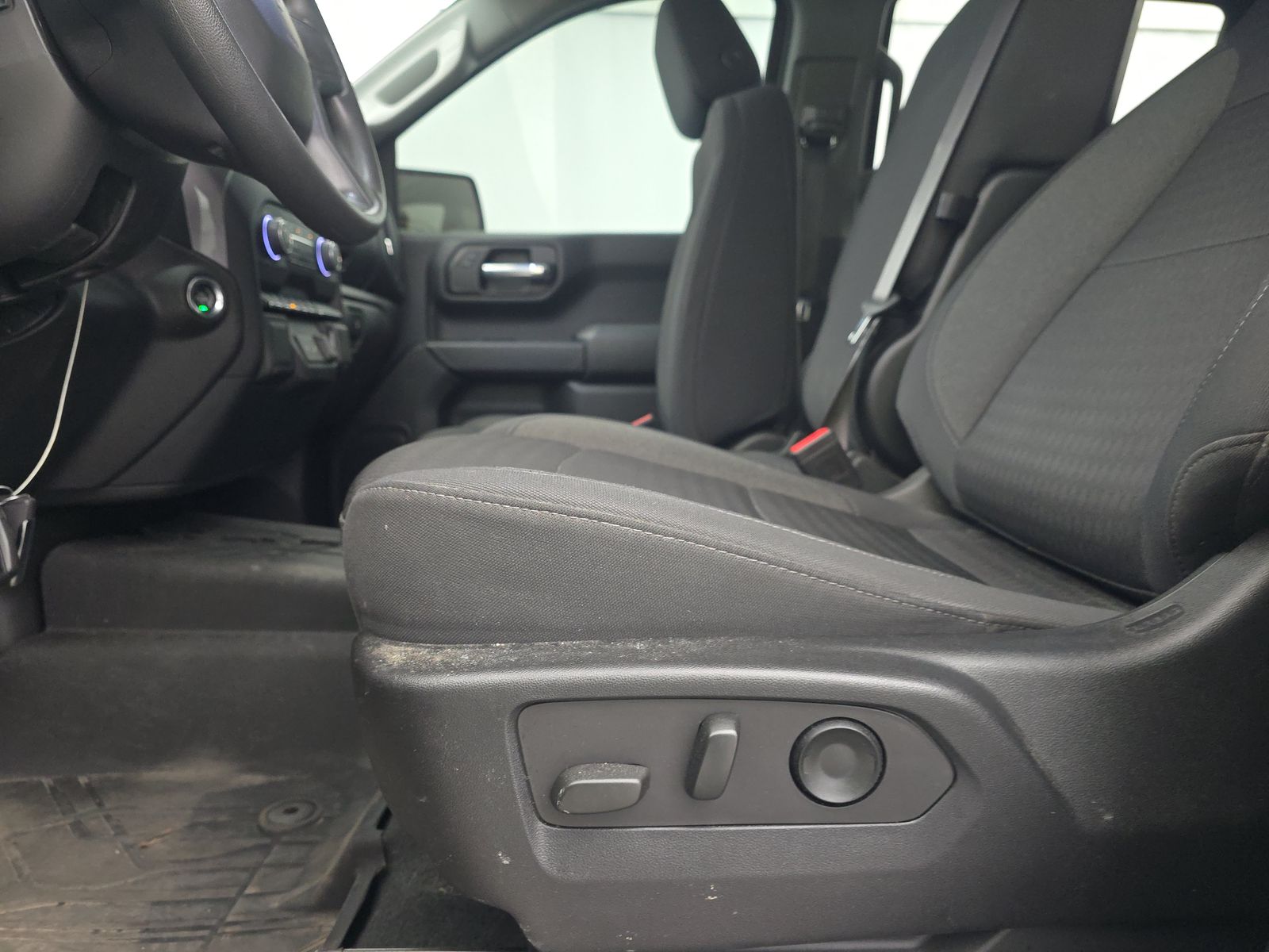 2022 Chevrolet Silverado 1500 Custom AWD