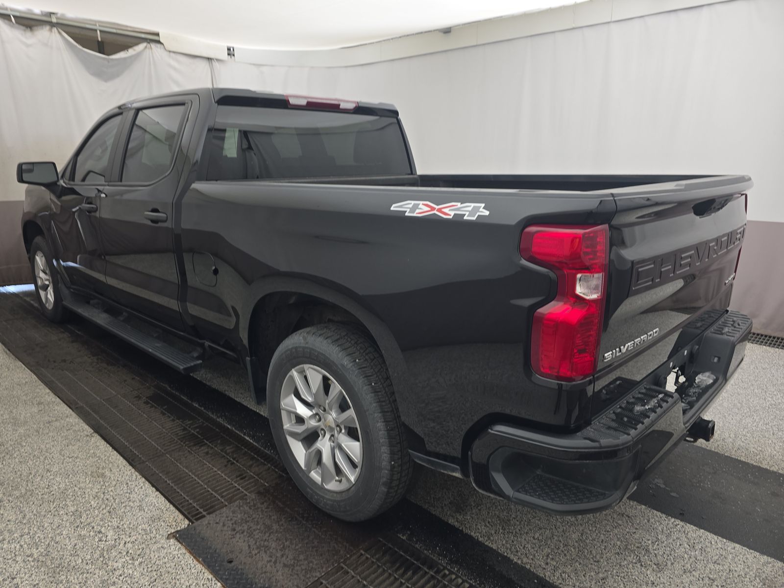 2022 Chevrolet Silverado 1500 Custom AWD