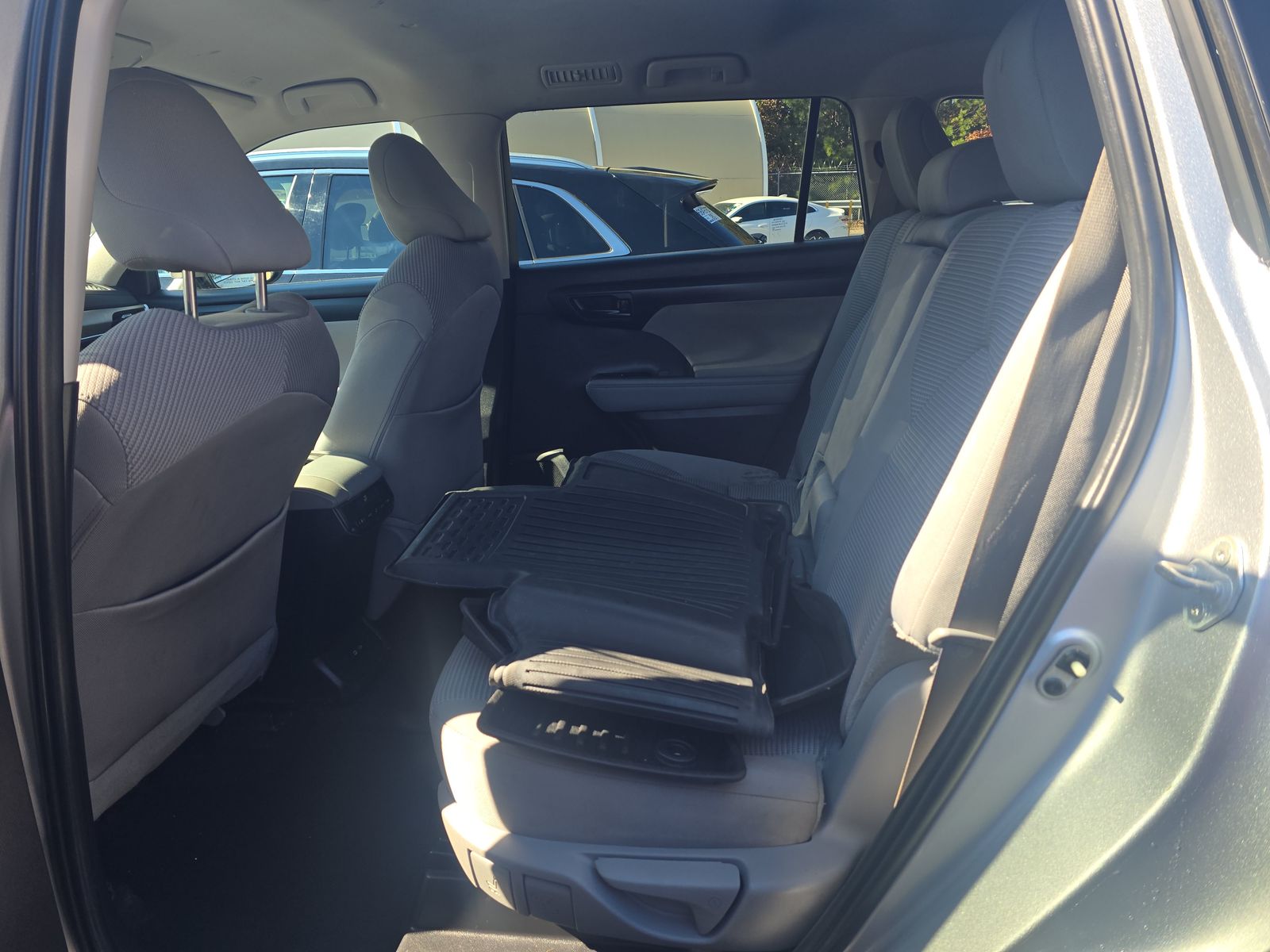 2024 Toyota Highlander LE FWD