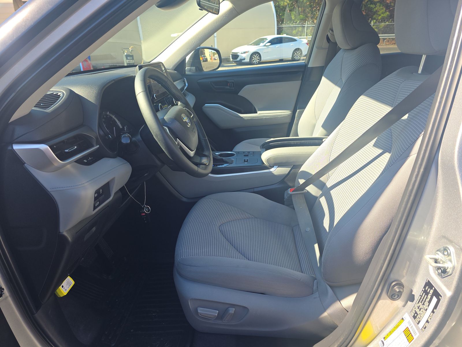 2024 Toyota Highlander LE FWD