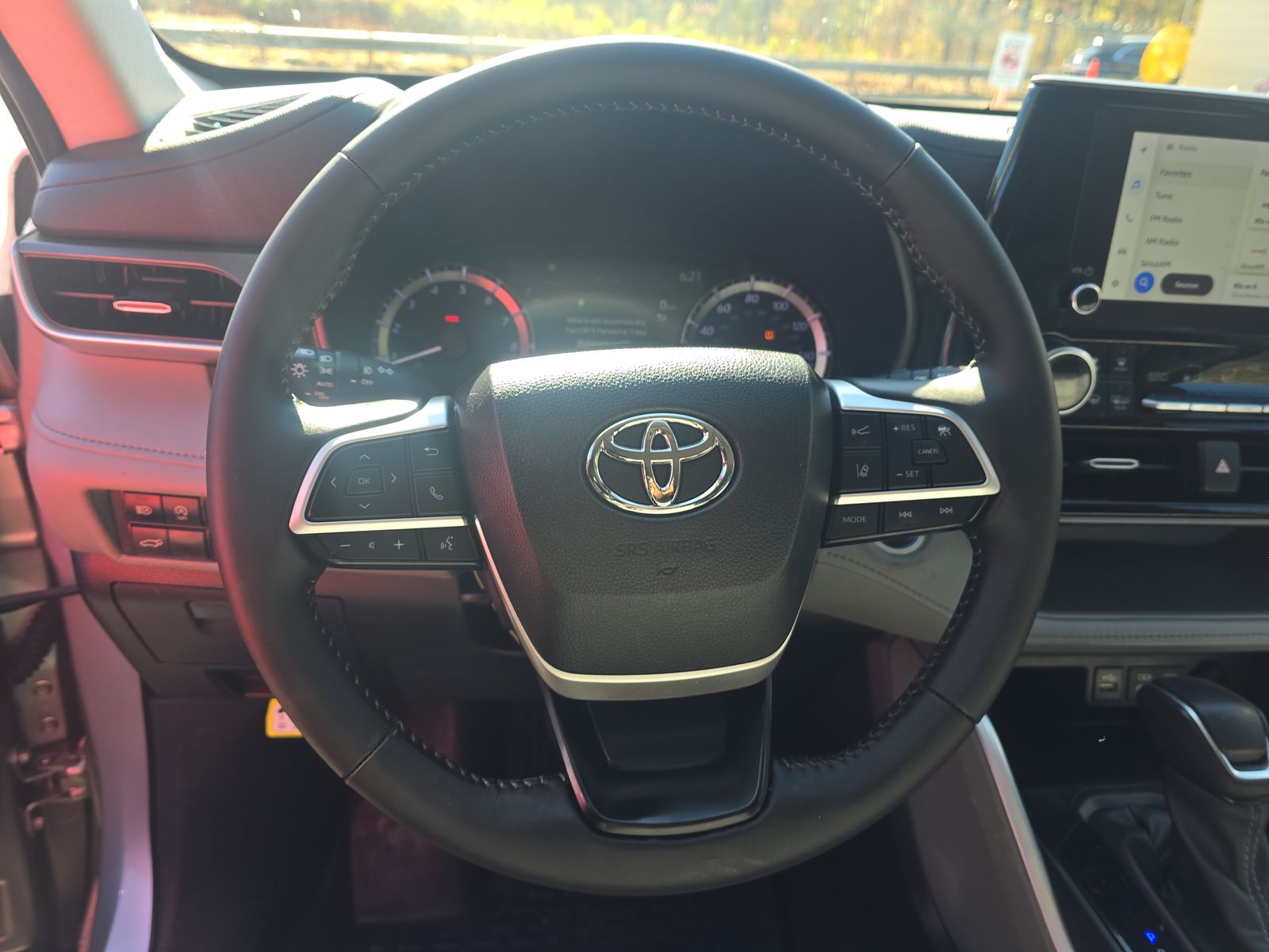 2024 Toyota Highlander LE FWD