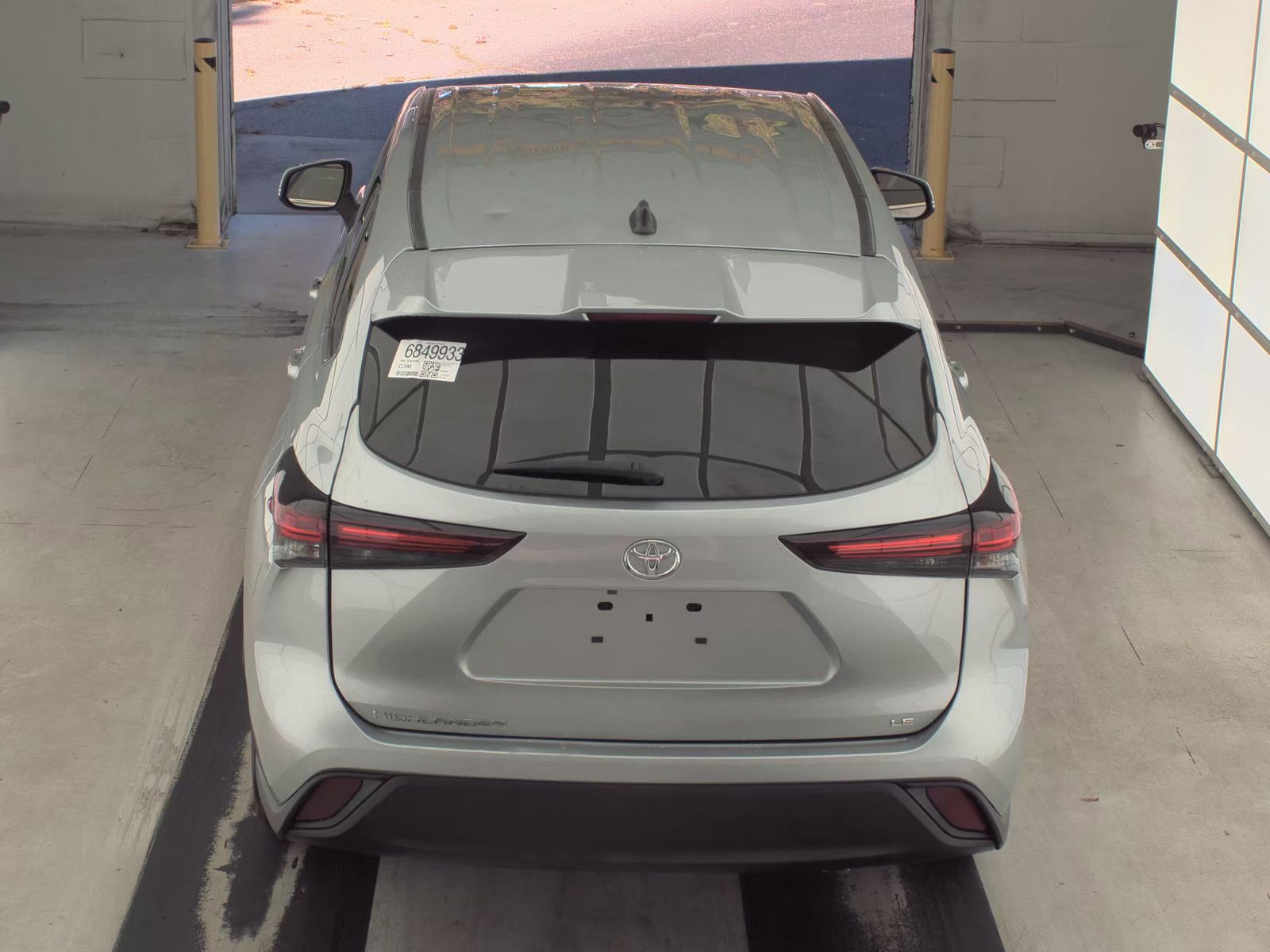 2024 Toyota Highlander LE FWD