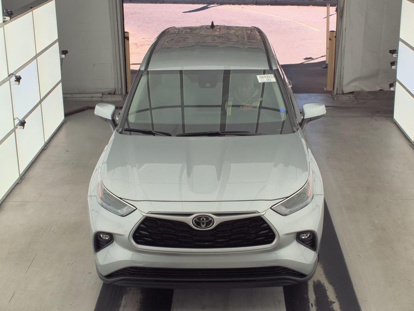 2024 Toyota Highlander LE FWD