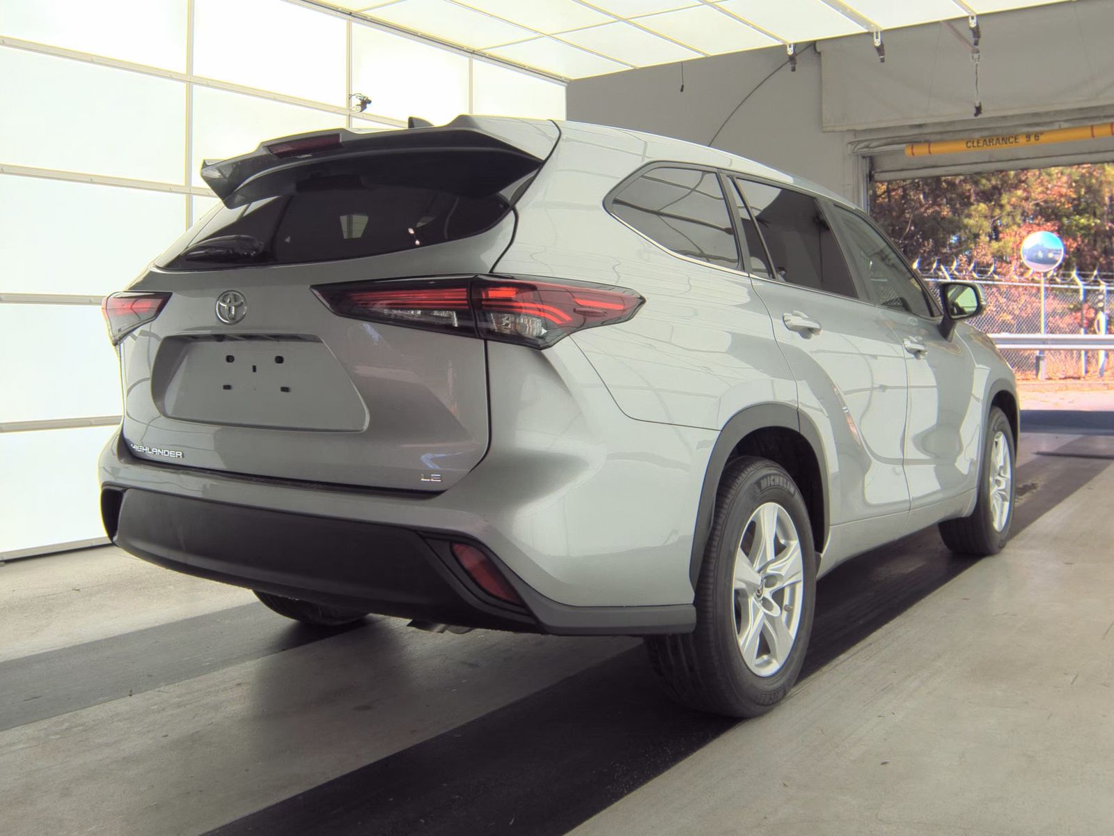 2024 Toyota Highlander LE FWD