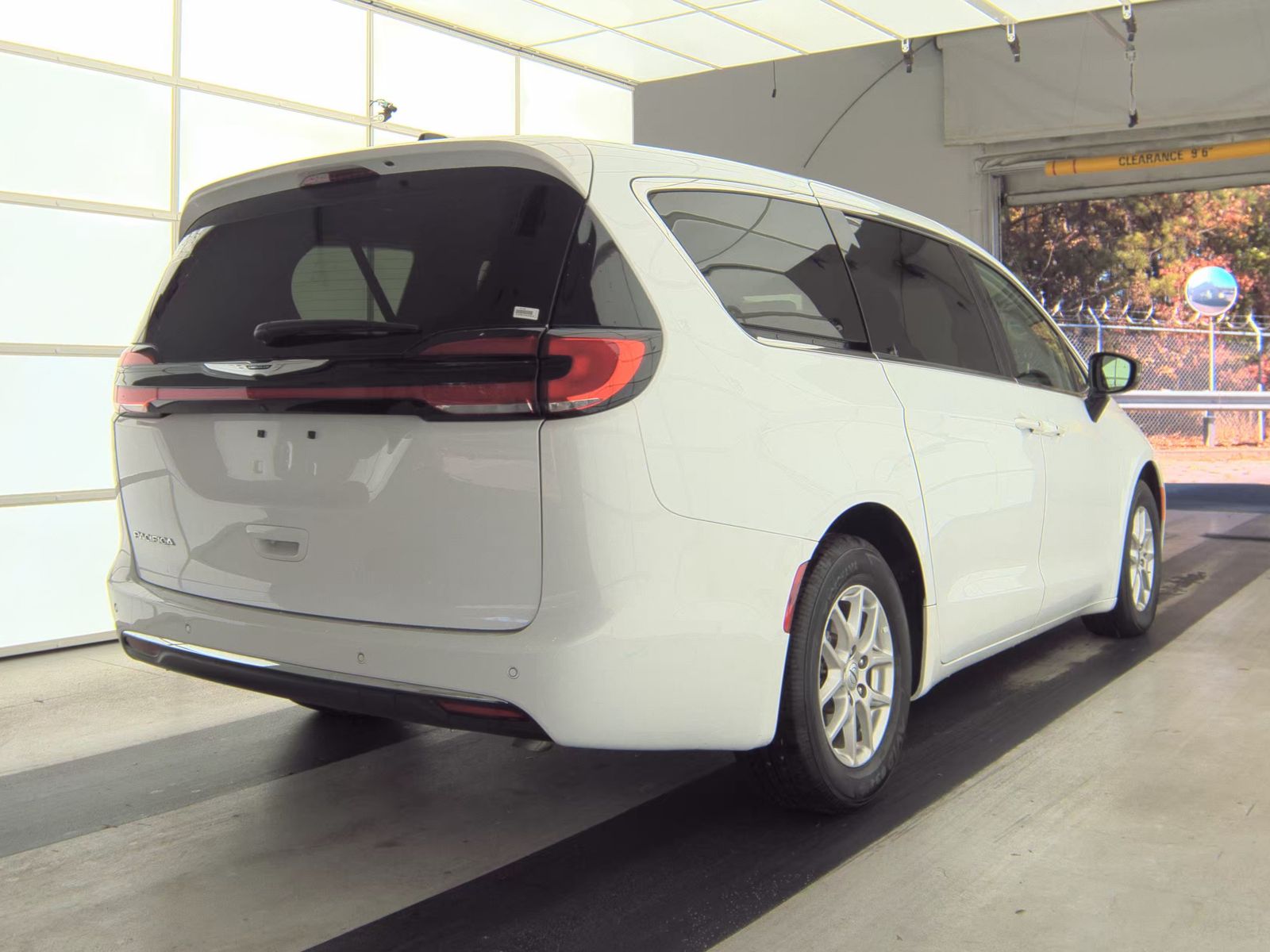 2024 Chrysler Pacifica Touring L FWD