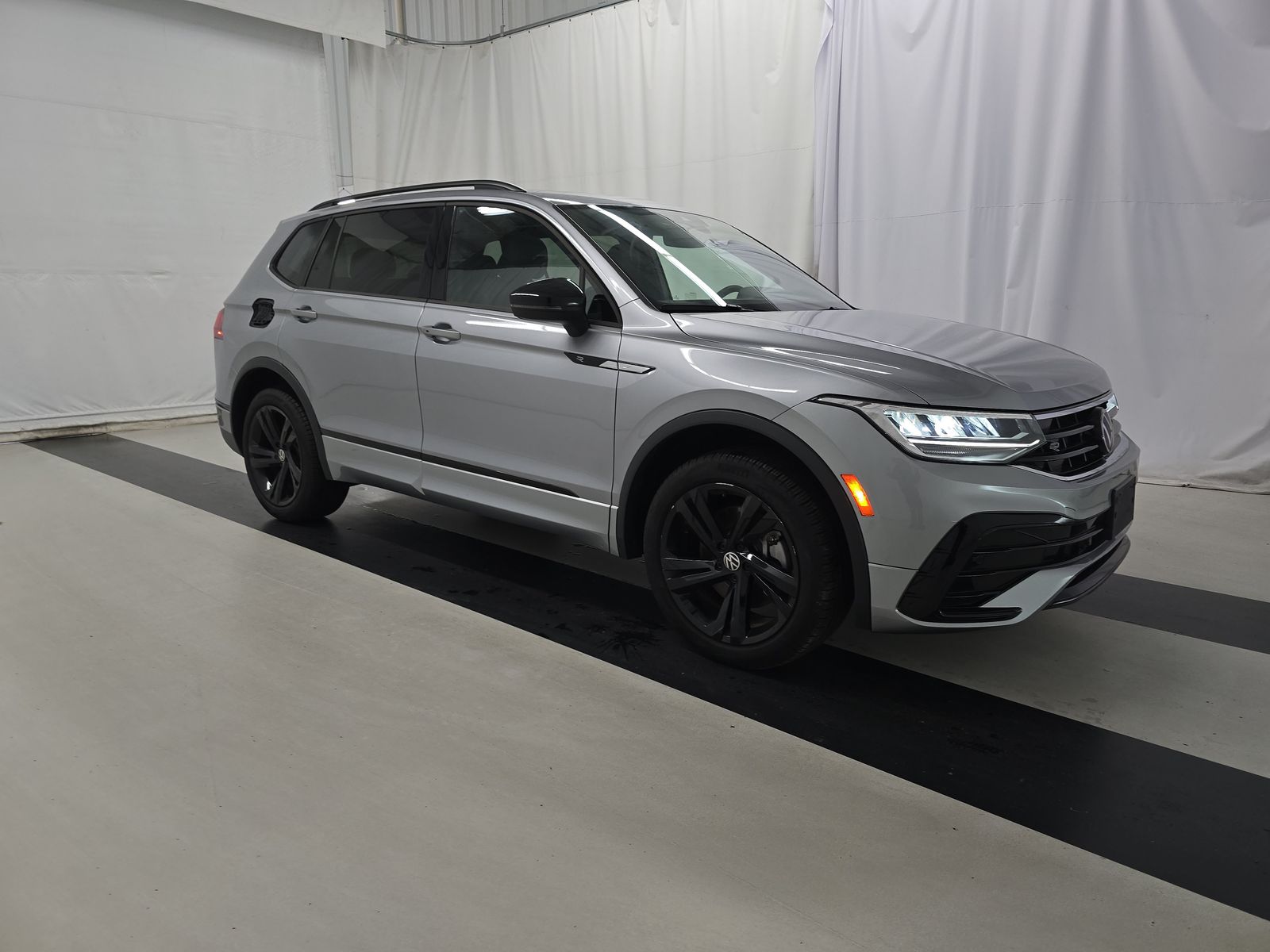 2024 Volkswagen Tiguan 2.0T SE R-Line Black AWD