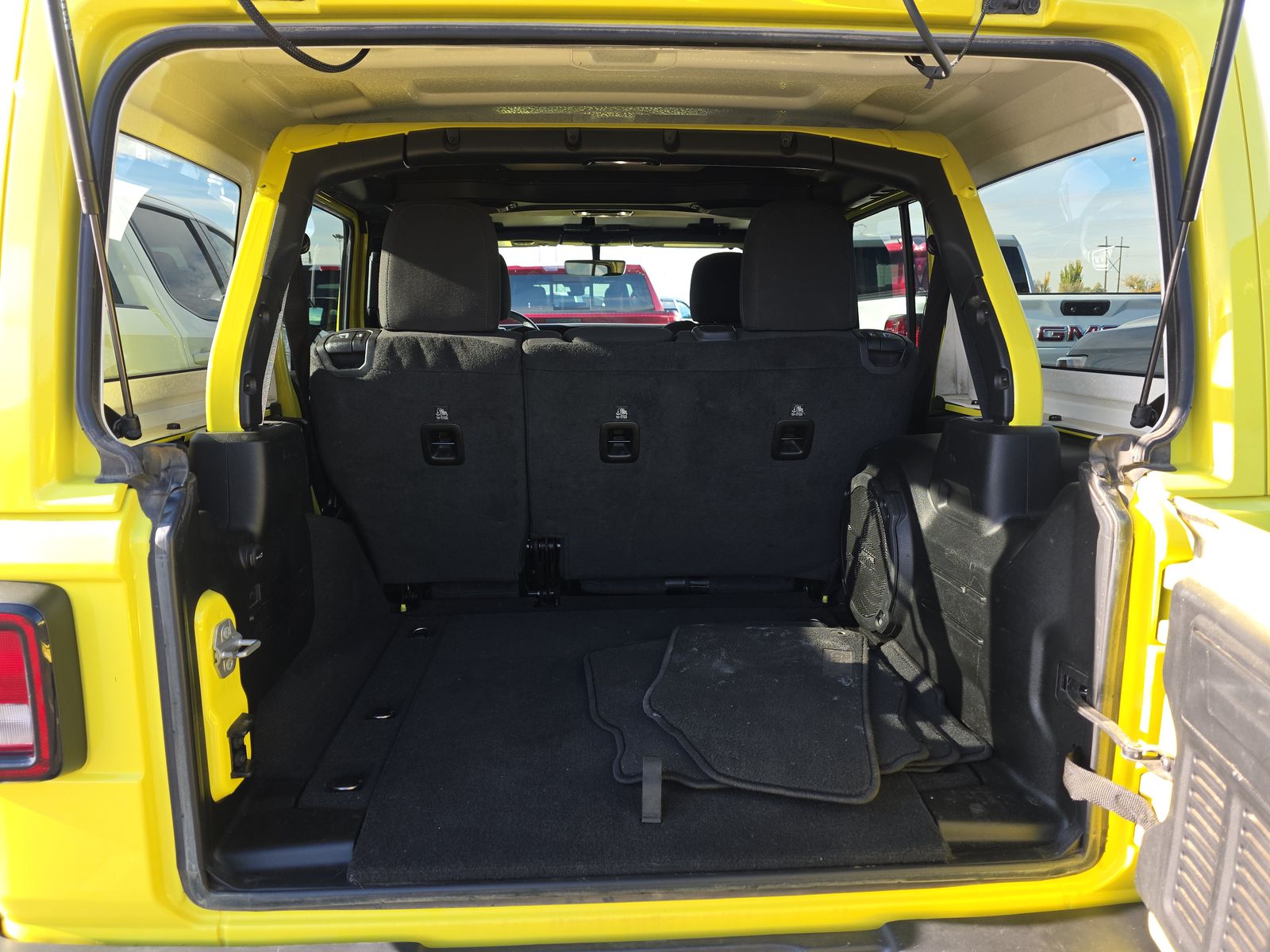 2023 Jeep Wrangler Sahara AWD