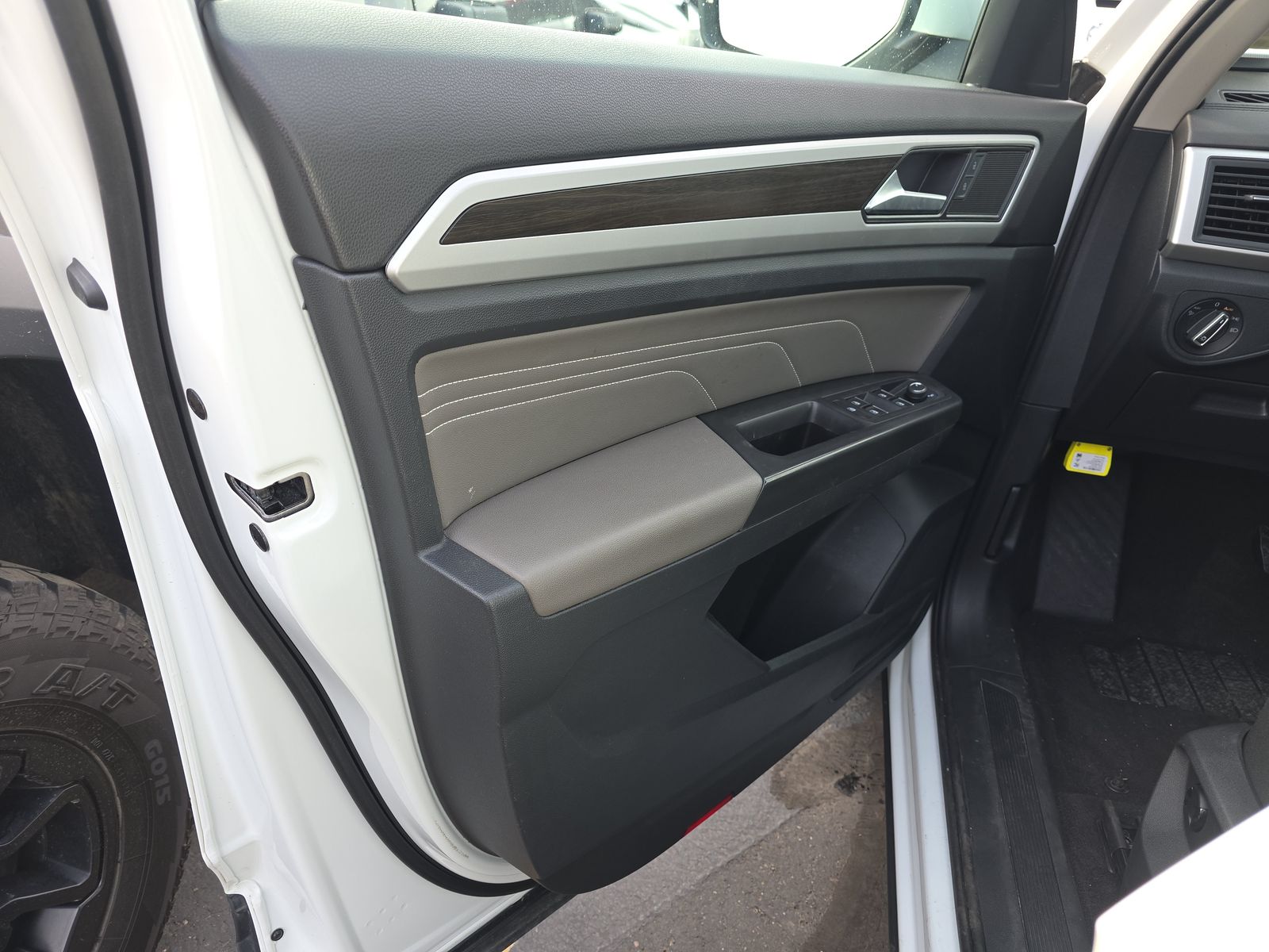 2023 Volkswagen Atlas 2.0T SE AWD