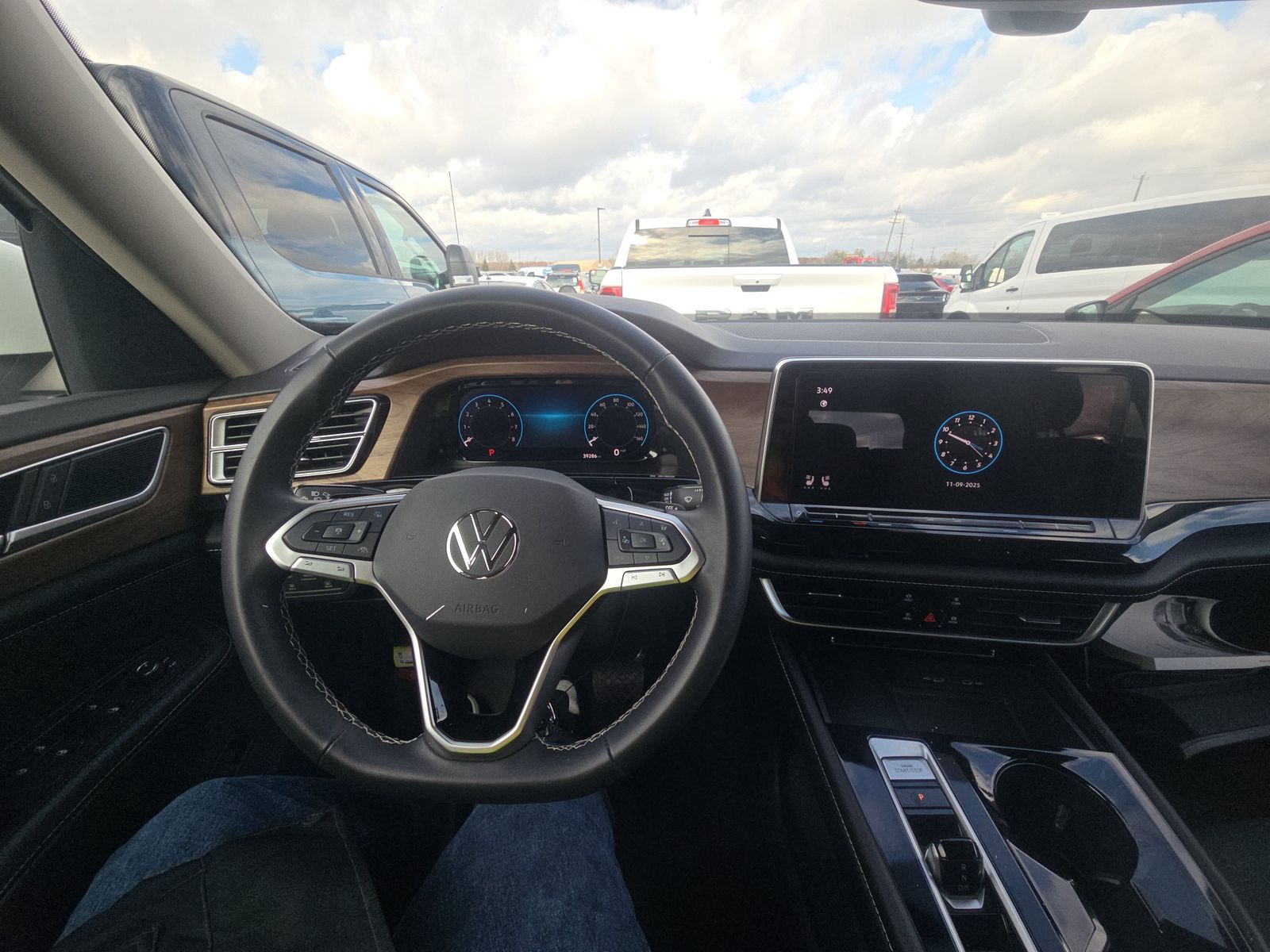 2024 Volkswagen Atlas 2.0T SE AWD
