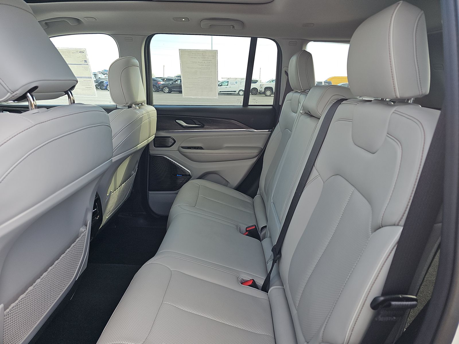 2022 Jeep Grand Cherokee Overland AWD