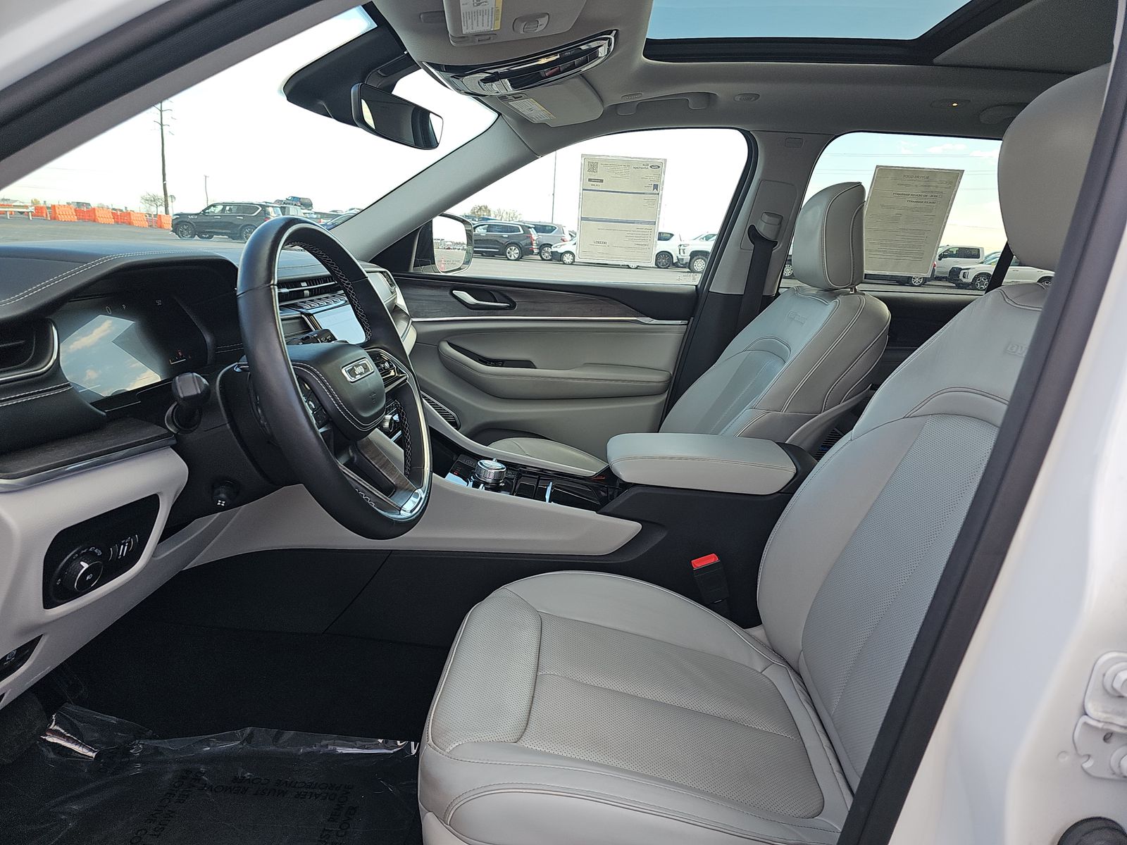 2022 Jeep Grand Cherokee Overland AWD