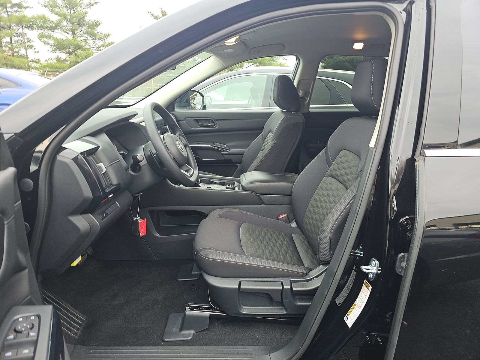 2024 Nissan Pathfinder S AWD