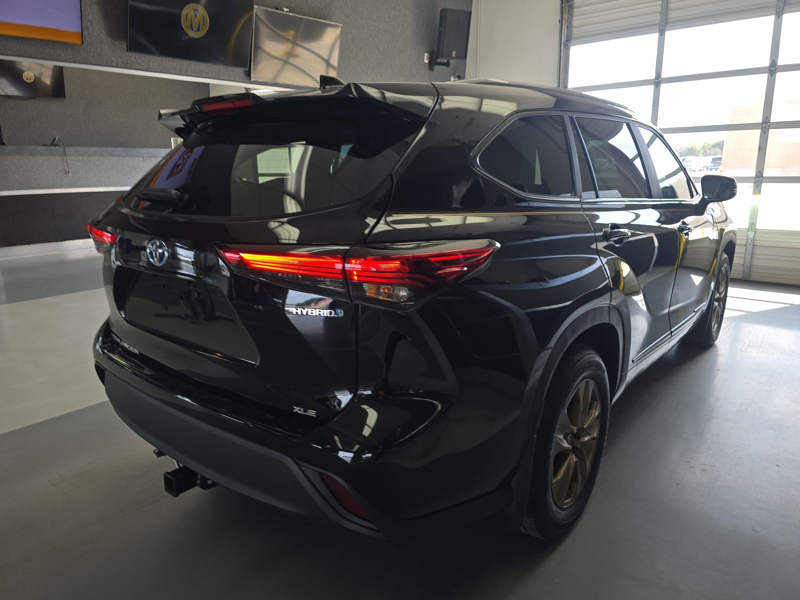 2023 Toyota Highlander Hybrid Bronze Edition AWD