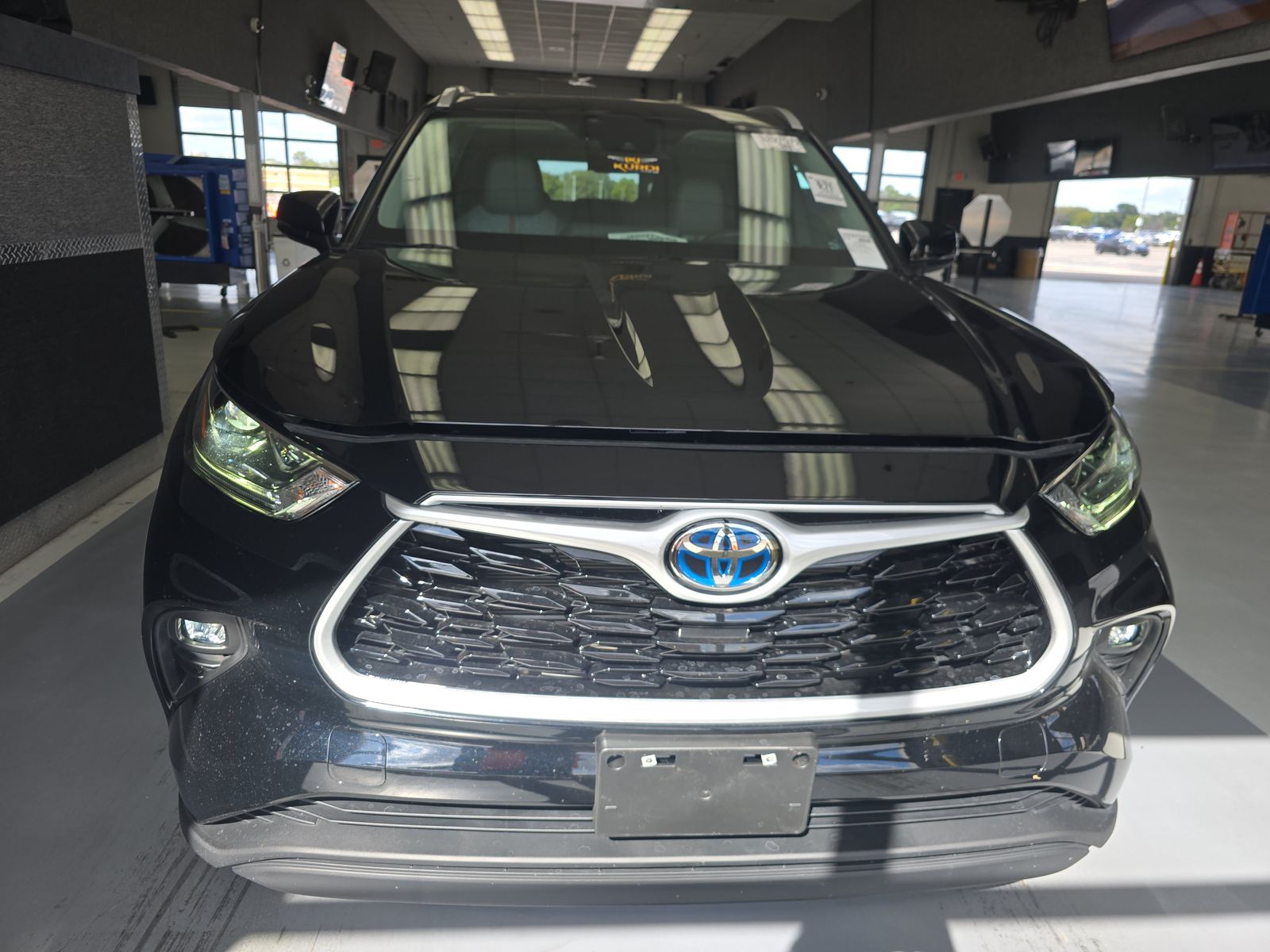 2023 Toyota Highlander Hybrid Bronze Edition AWD