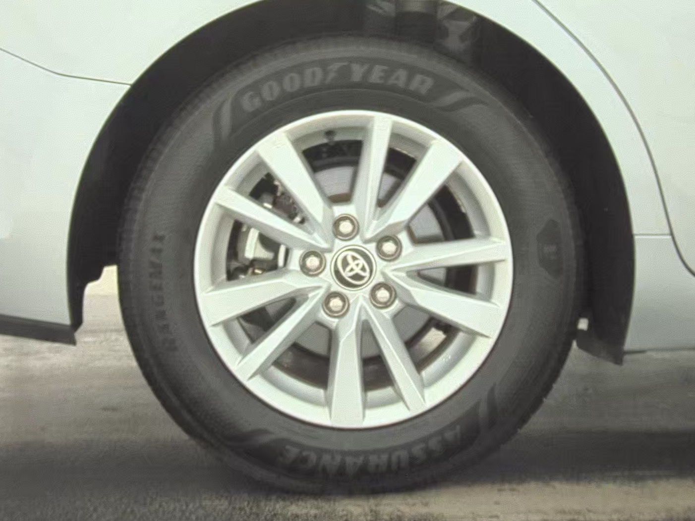 2025 Toyota Camry LE FWD