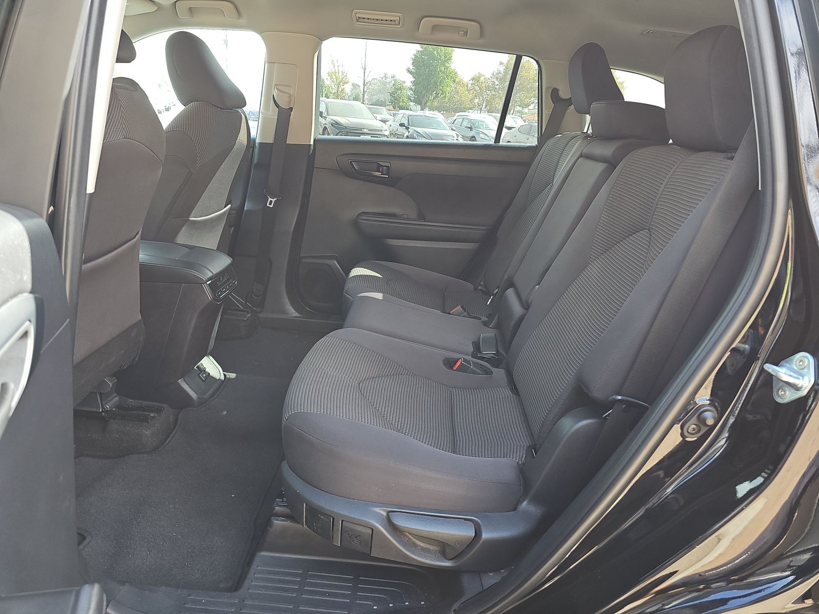 2024 Toyota Highlander LE AWD