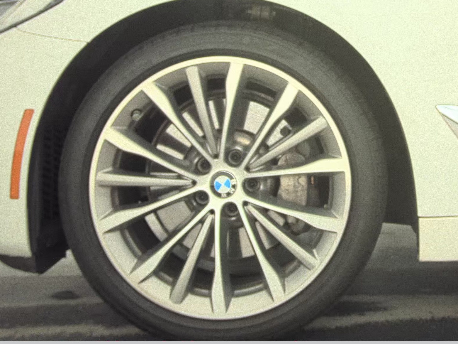 2022 BMW 5 Series 530i RWD