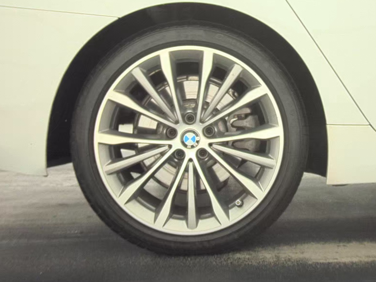 2022 BMW 5 Series 530i RWD