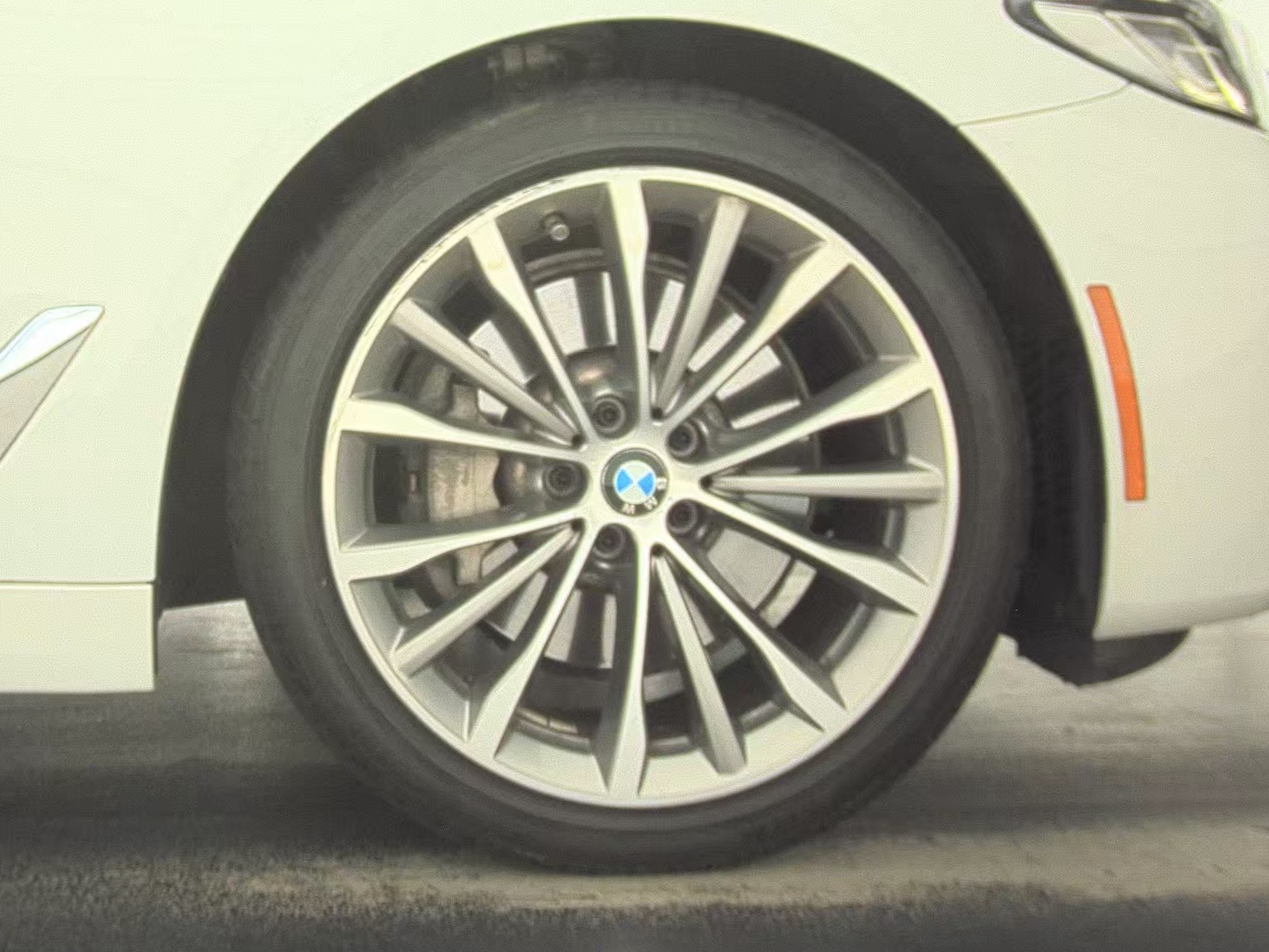 2022 BMW 5 Series 530i RWD