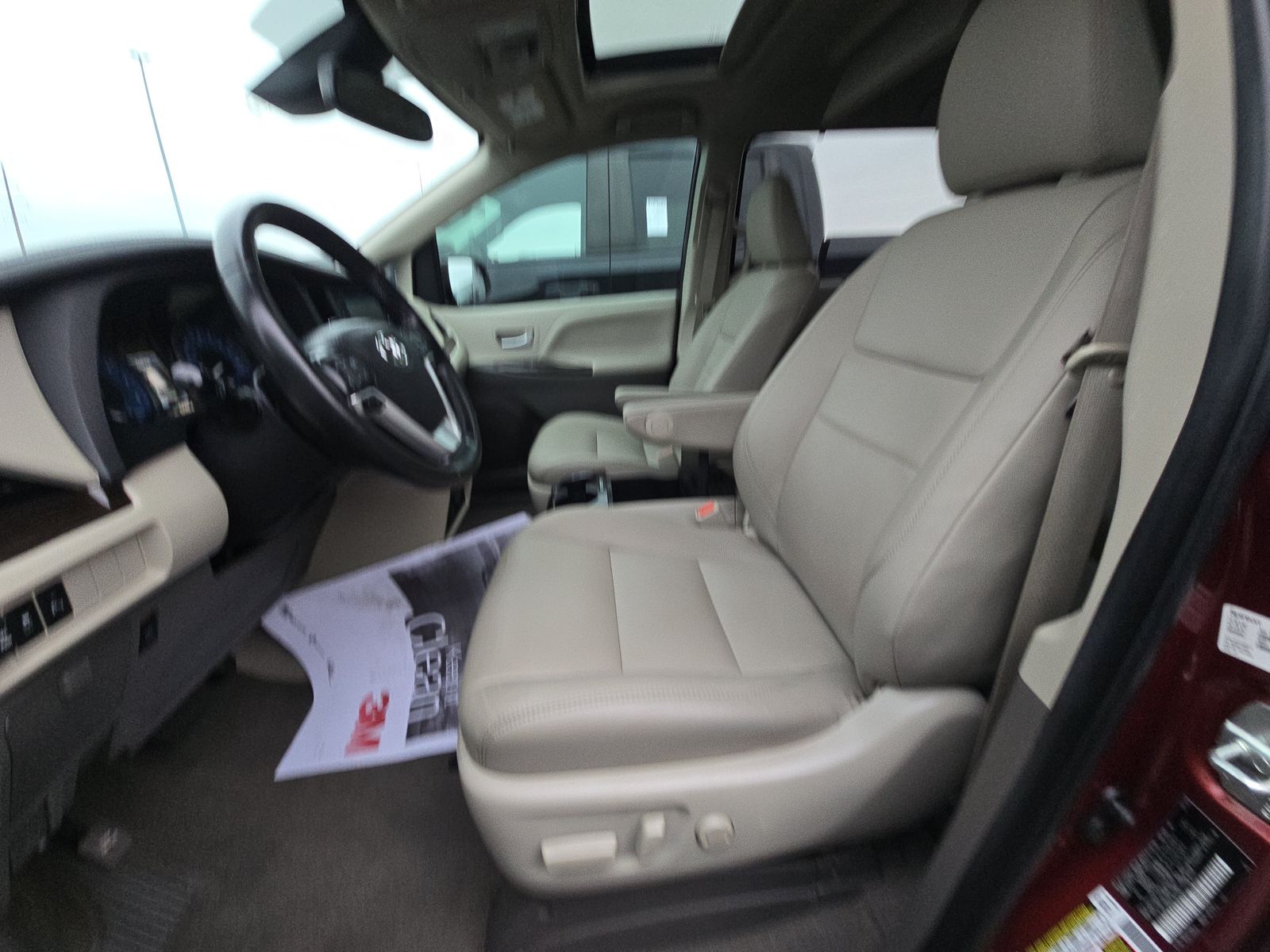 2020 Toyota Sienna XLE Premium FWD