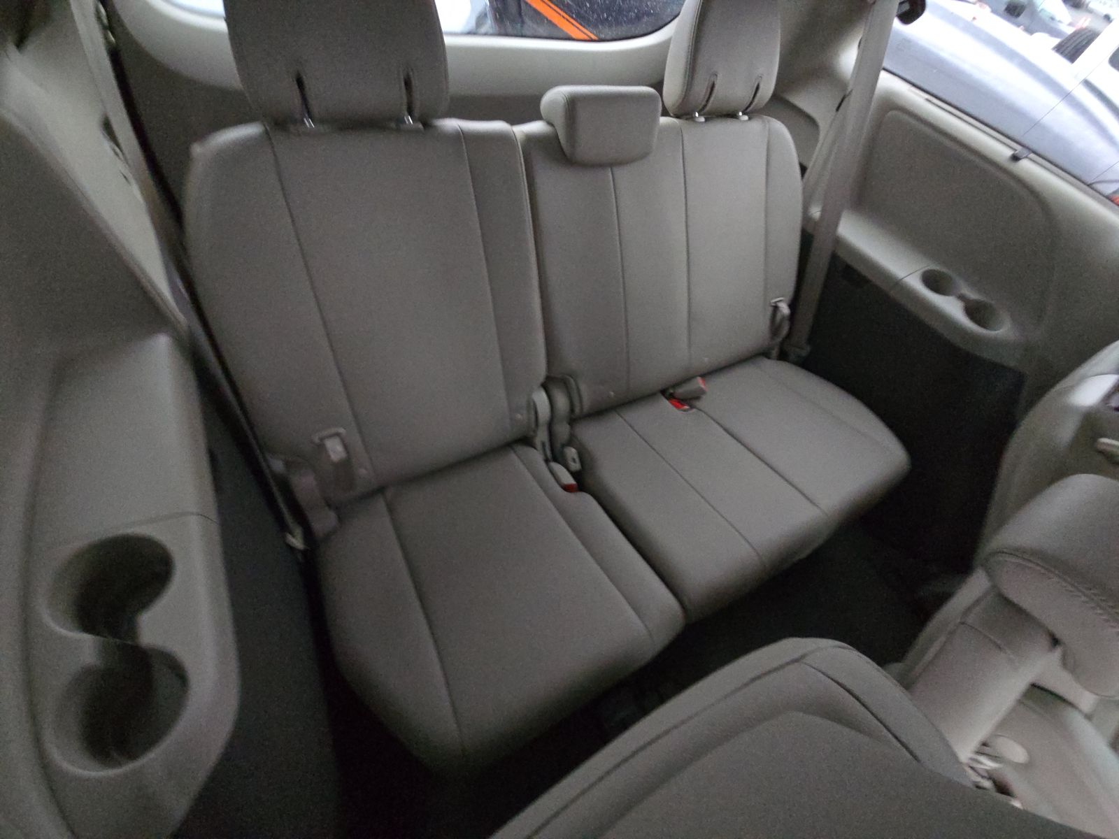 2020 Toyota Sienna XLE Premium FWD