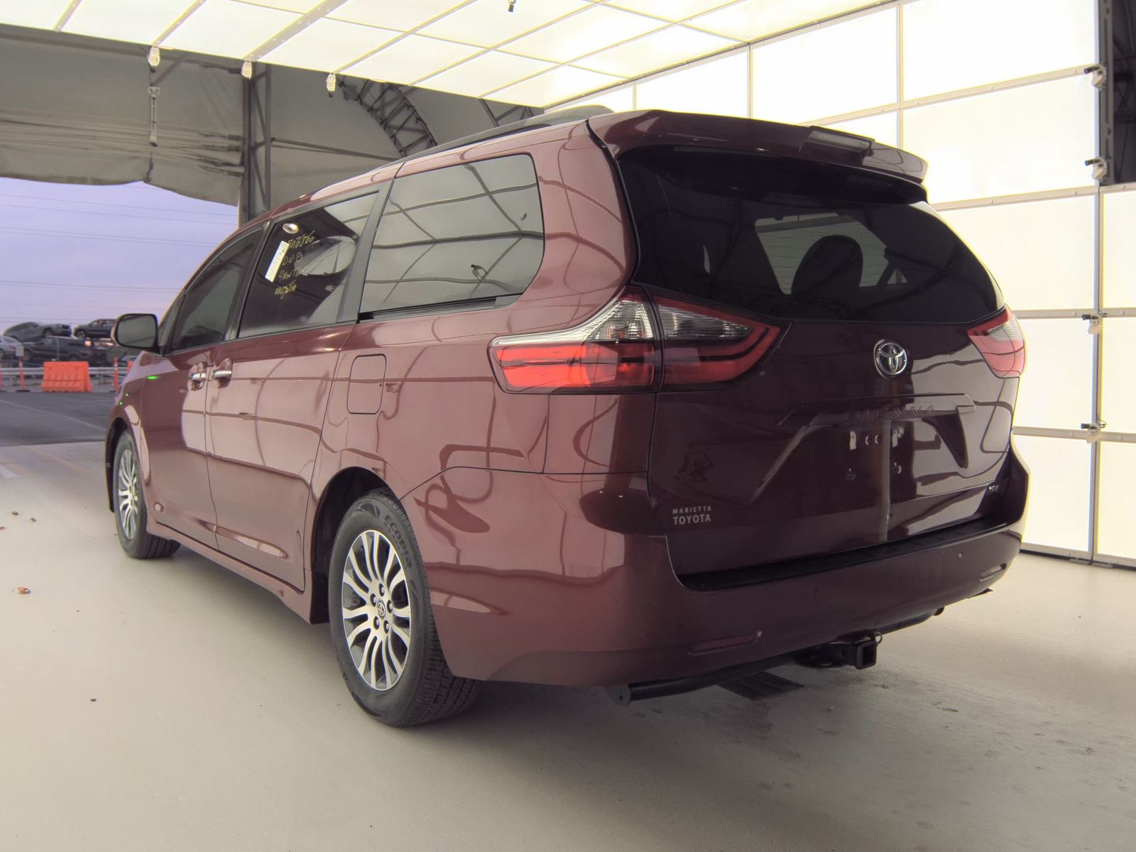 2020 Toyota Sienna XLE Premium FWD