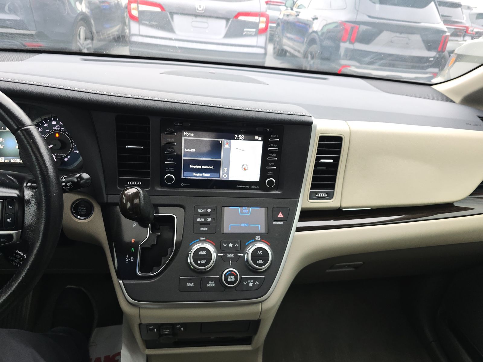 2020 Toyota Sienna XLE Premium FWD