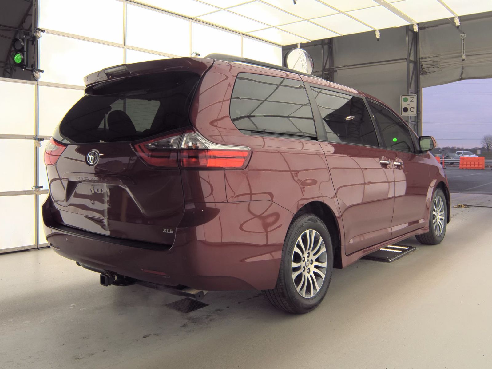 2020 Toyota Sienna XLE Premium FWD