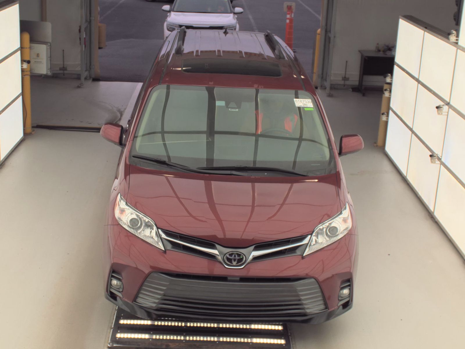 2020 Toyota Sienna XLE Premium FWD