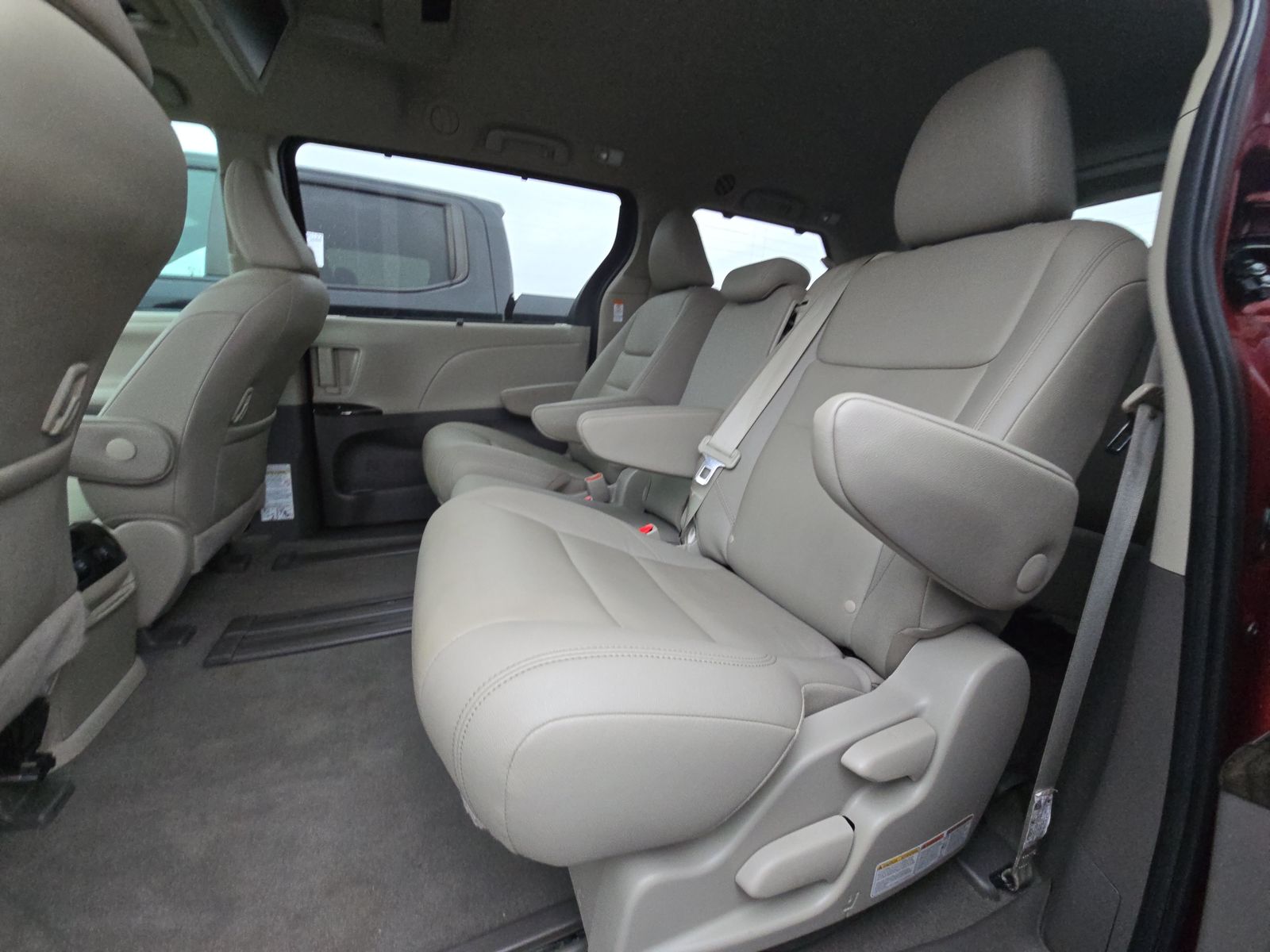 2020 Toyota Sienna XLE Premium FWD