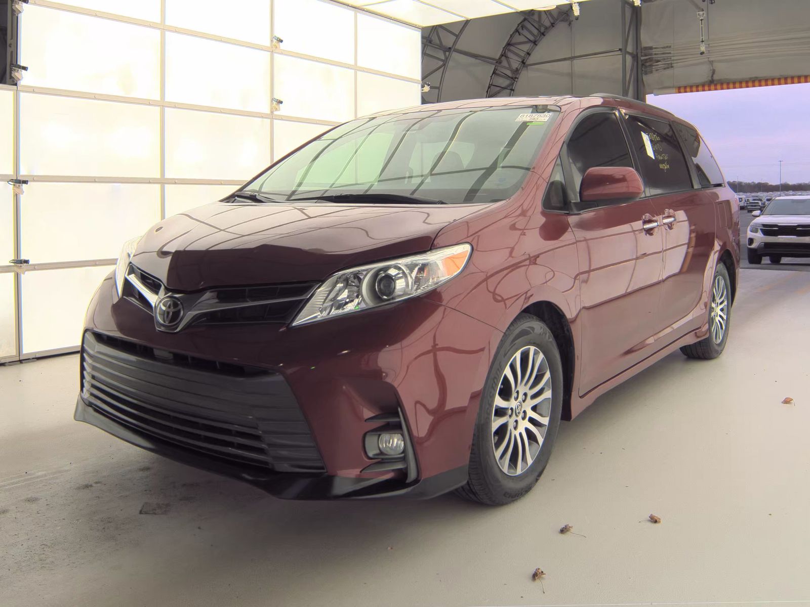 2020 Toyota Sienna XLE Premium FWD