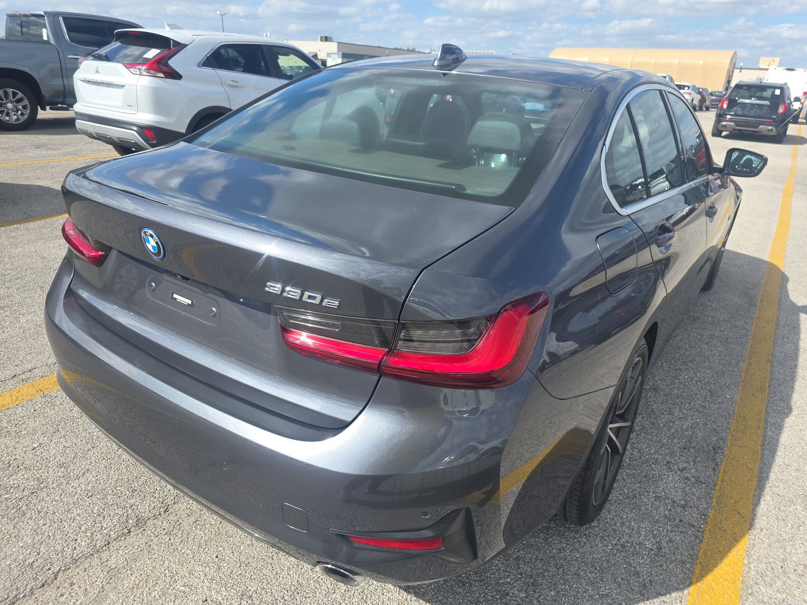 2022 BMW 3 Series 330e RWD