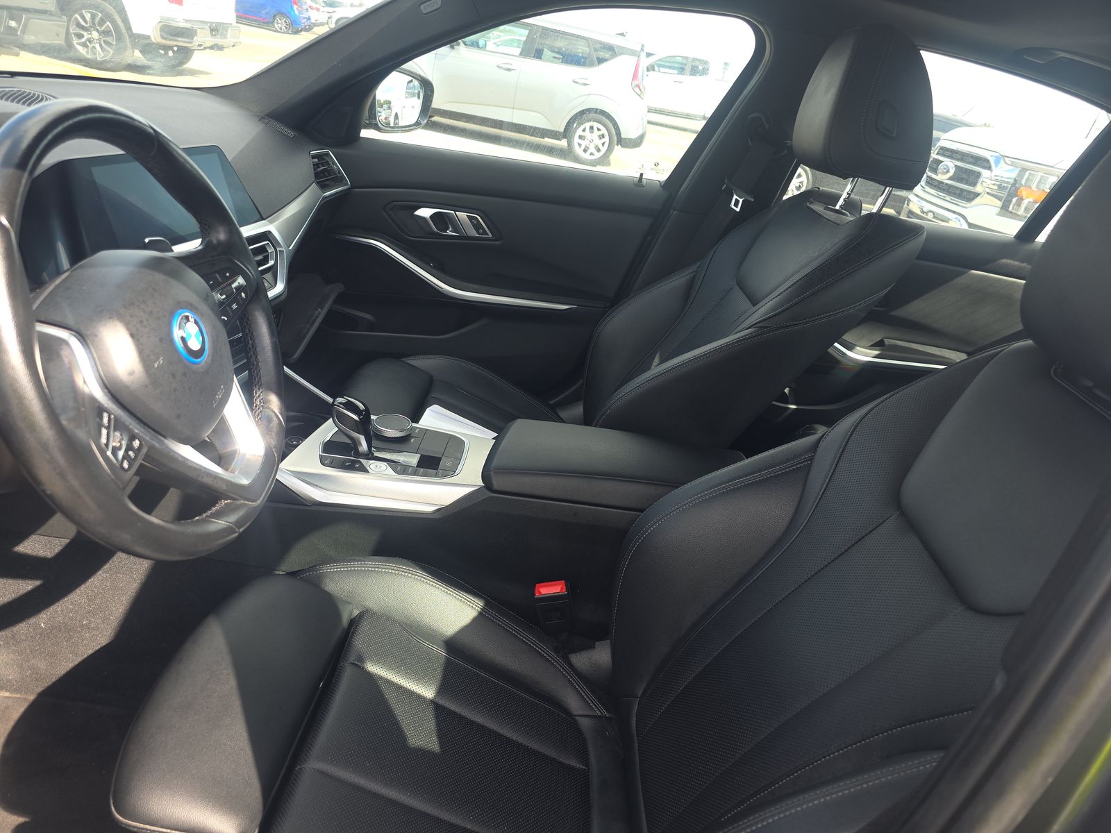 2022 BMW 3 Series 330e RWD