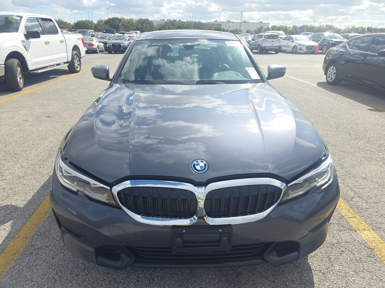 2022 BMW 3 Series 330e RWD