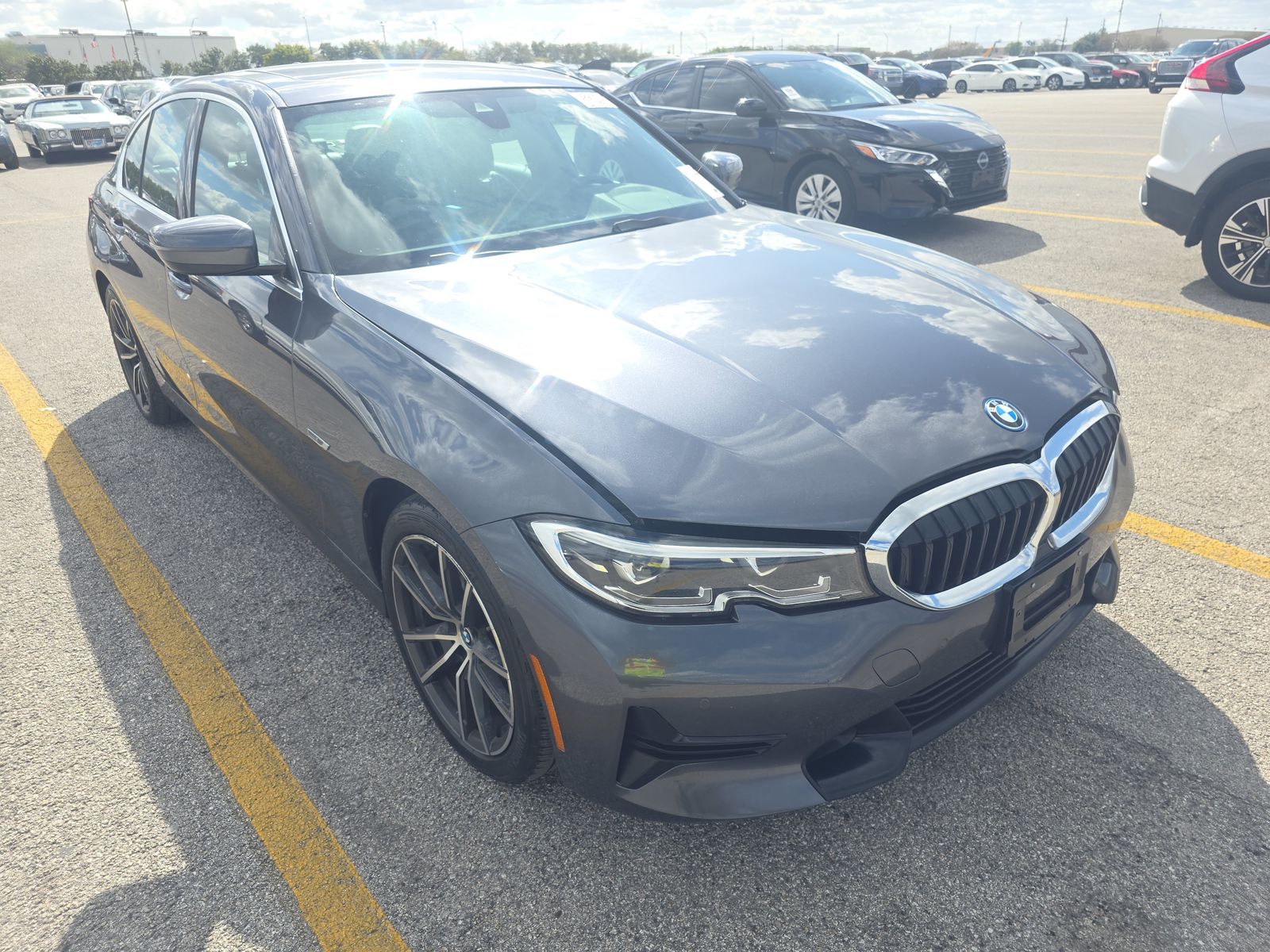 2022 BMW 3 Series 330e RWD