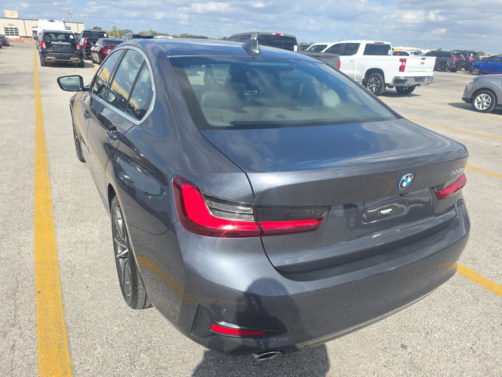 2022 BMW 3 Series 330e RWD