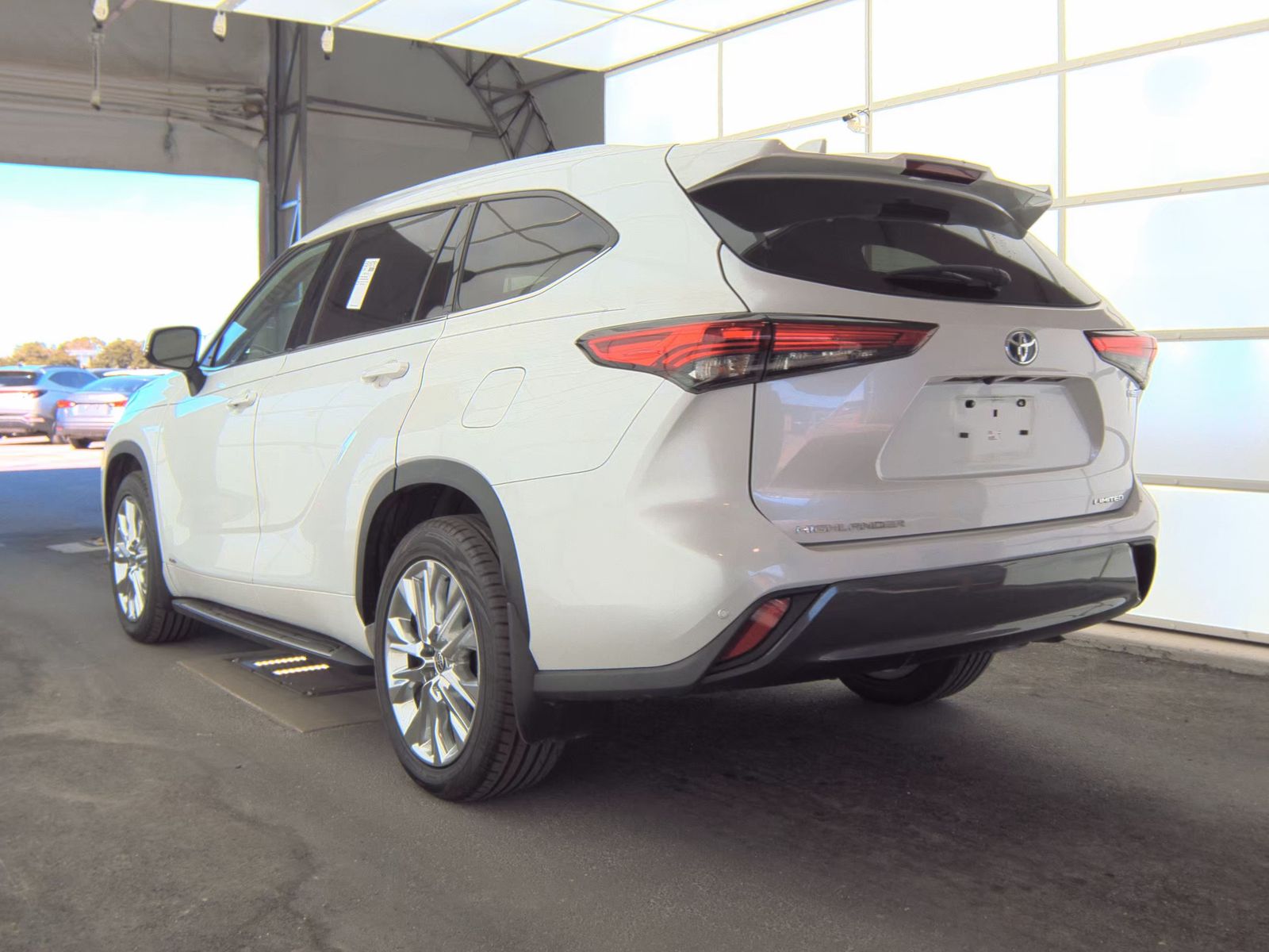 2022 Toyota Highlander Hybrid Limited AWD