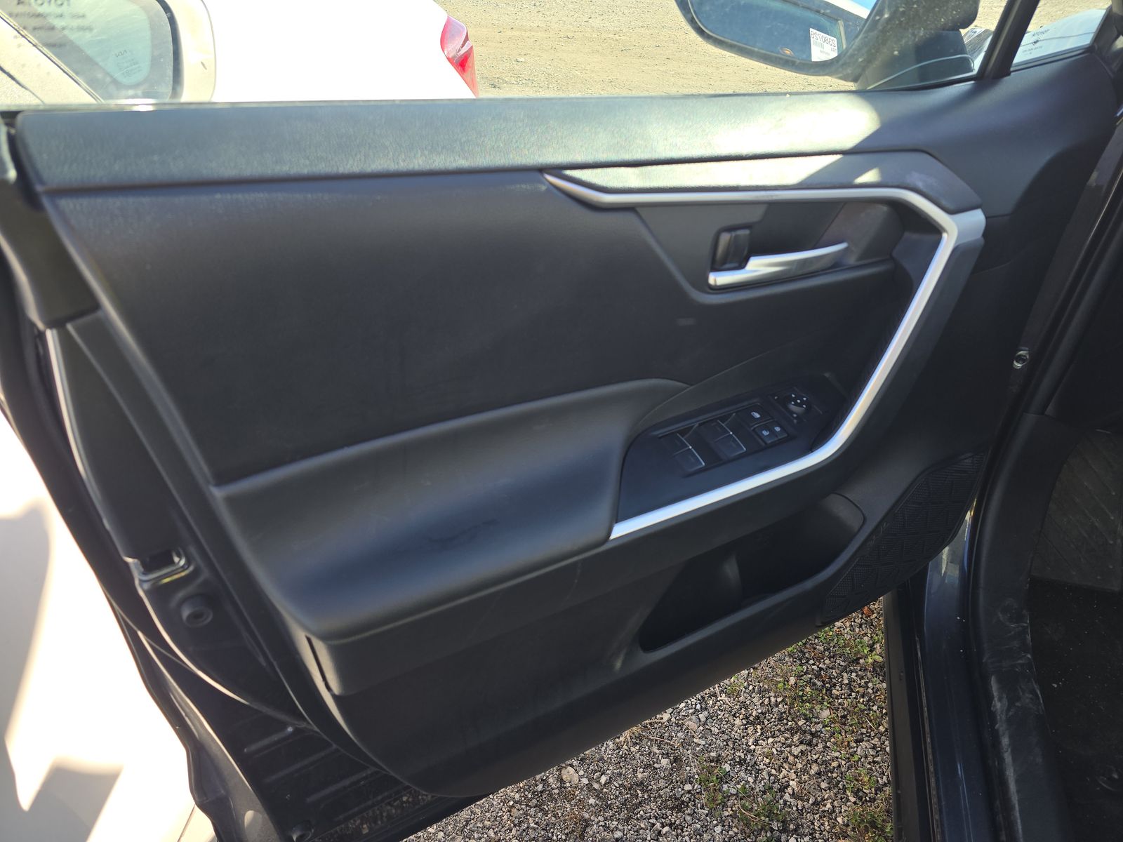 2025 Toyota RAV4 XLE AWD