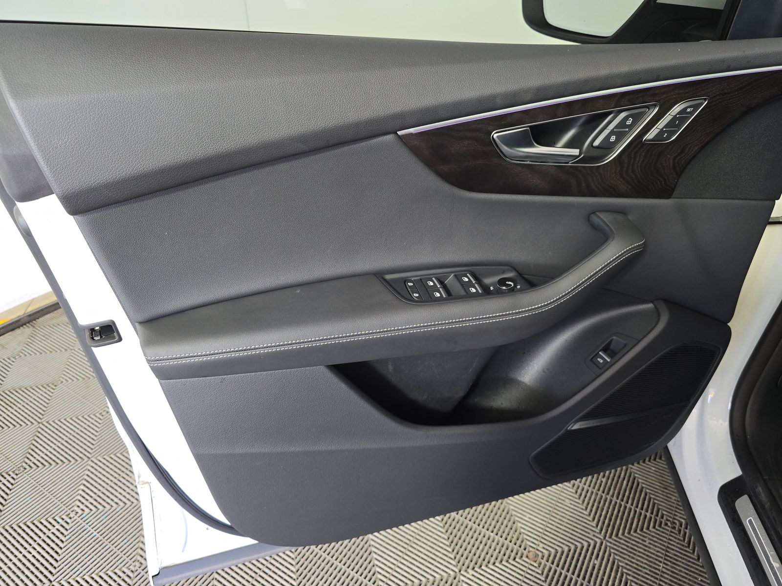 2023 Audi Q8 Premium Plus AWD