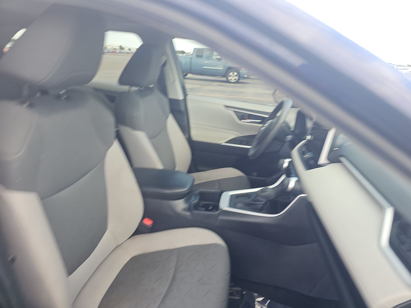 2023 Toyota RAV4 XLE FWD