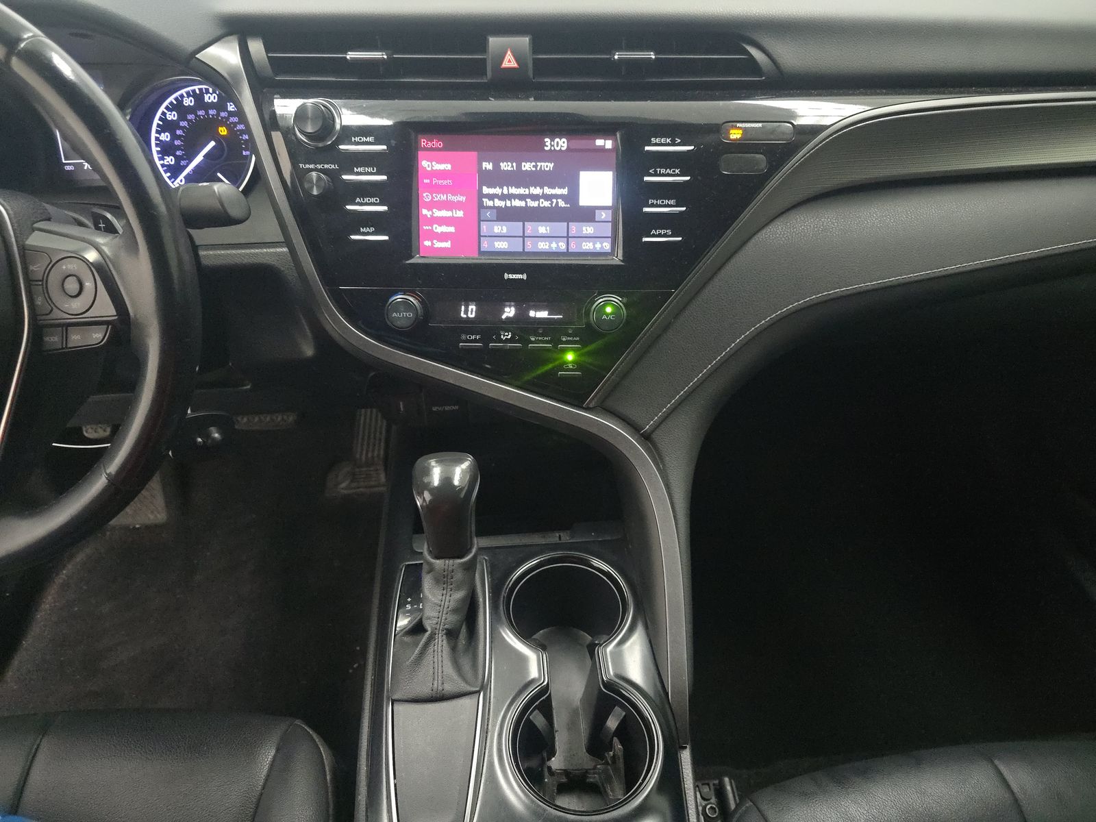 2020 Toyota Camry SE FWD