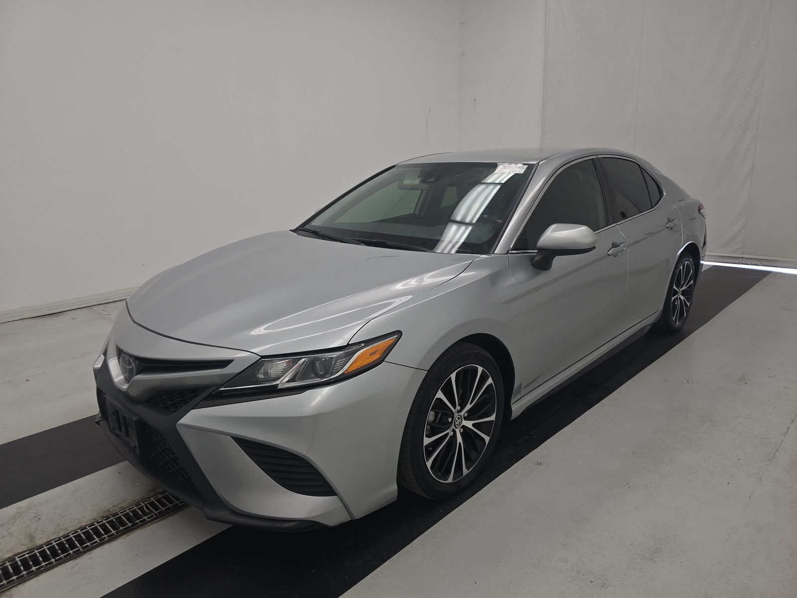 2020 Toyota Camry SE FWD