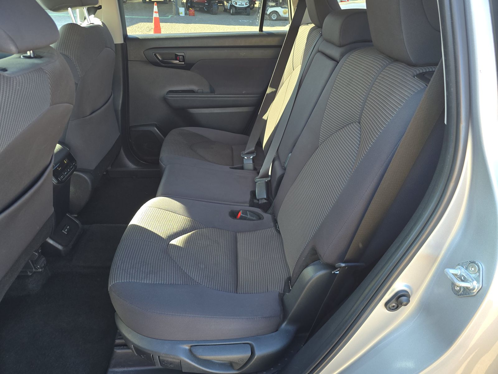 2024 Toyota Highlander LE FWD