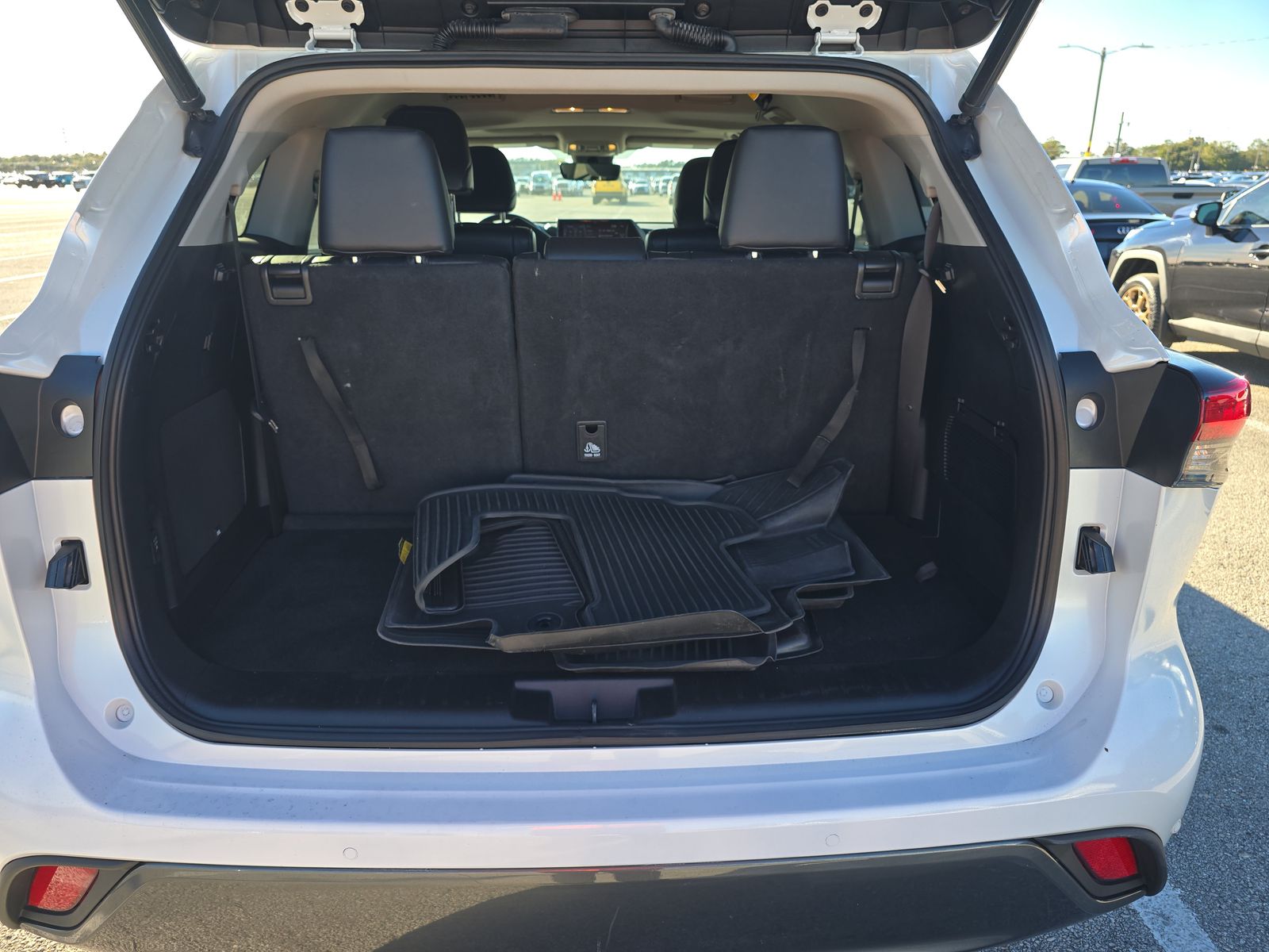 2022 Toyota Highlander Hybrid Limited AWD