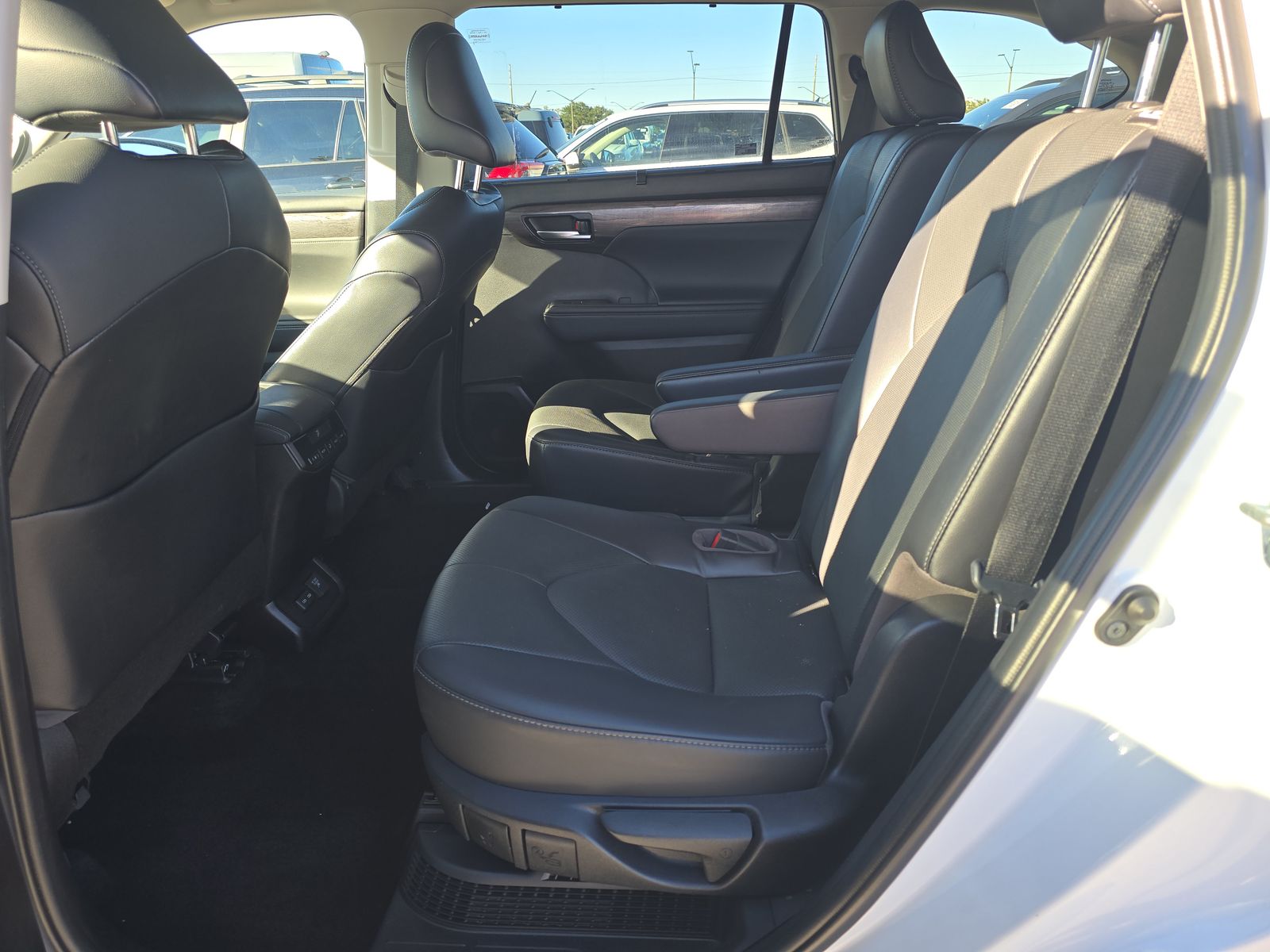 2022 Toyota Highlander Hybrid Limited AWD